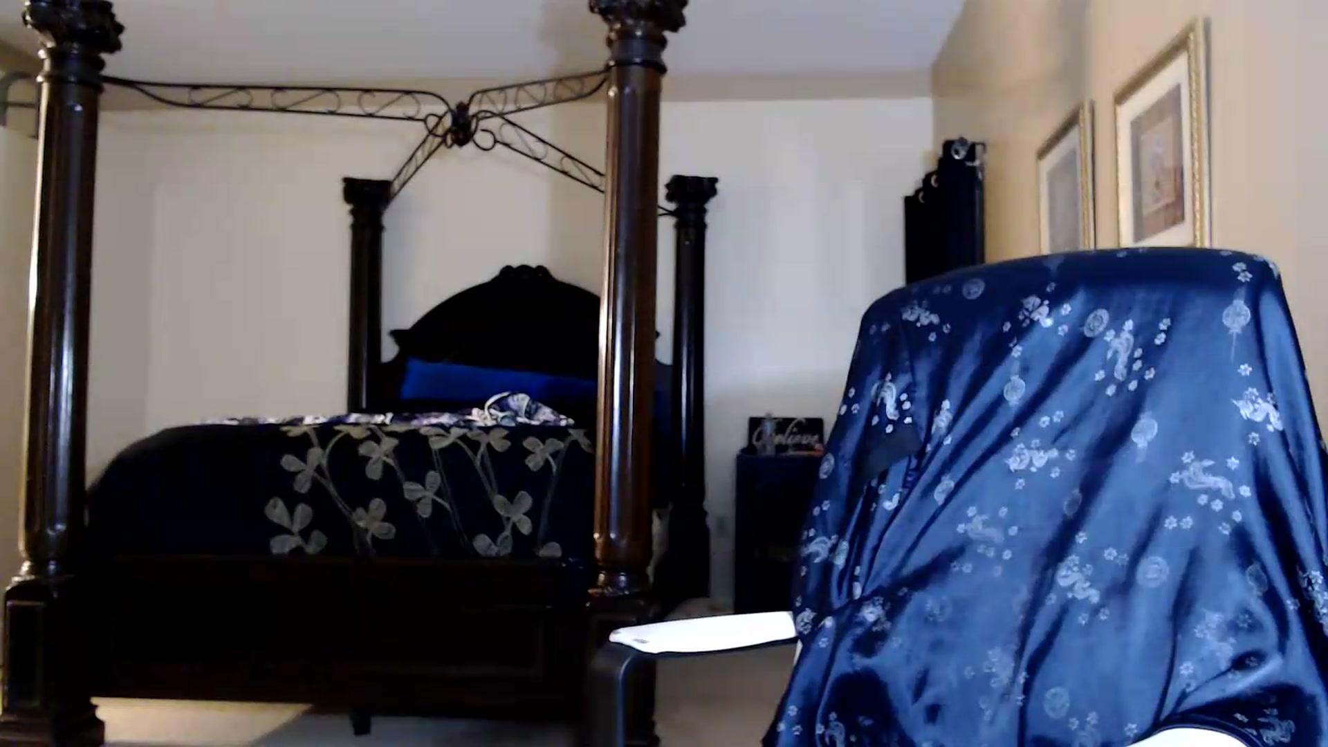 Gallery image thumbnail from Littlekai2030's myfreecams stream on, 08/31/2026, 02:17 image 10 of 20