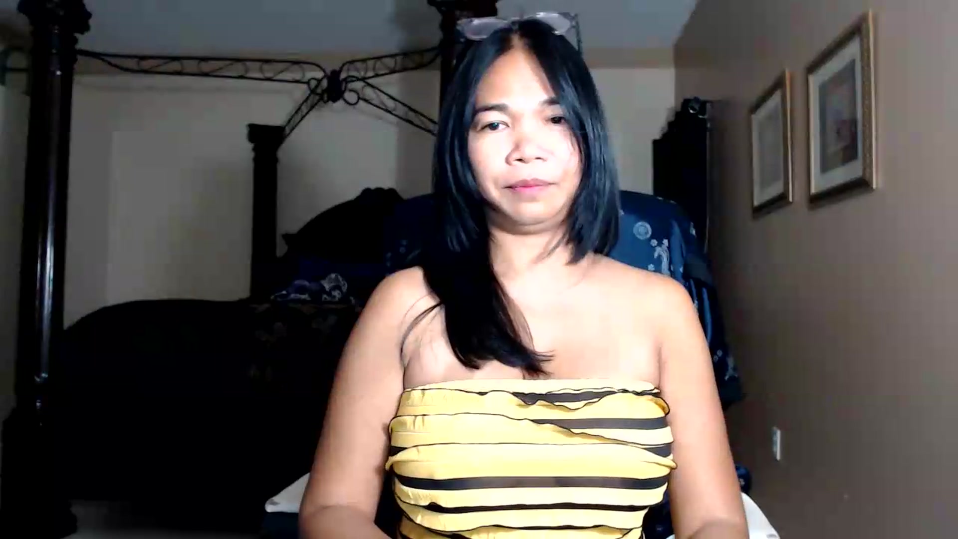 Gallery image thumbnail from Littlekai2030's myfreecams stream on, 09/02/2026, 04:53 image 12 of 20