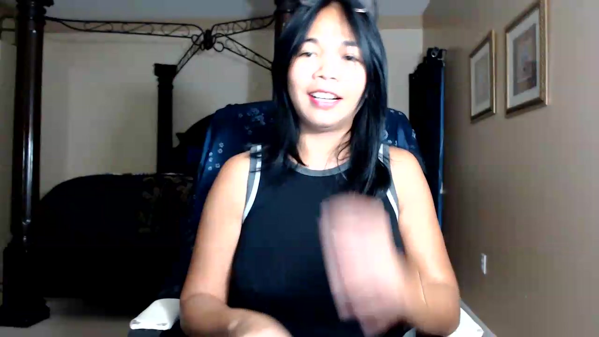 Gallery image thumbnail from Littlekai2030's myfreecams stream on, 09/03/2026, 24:51 image 6 of 20