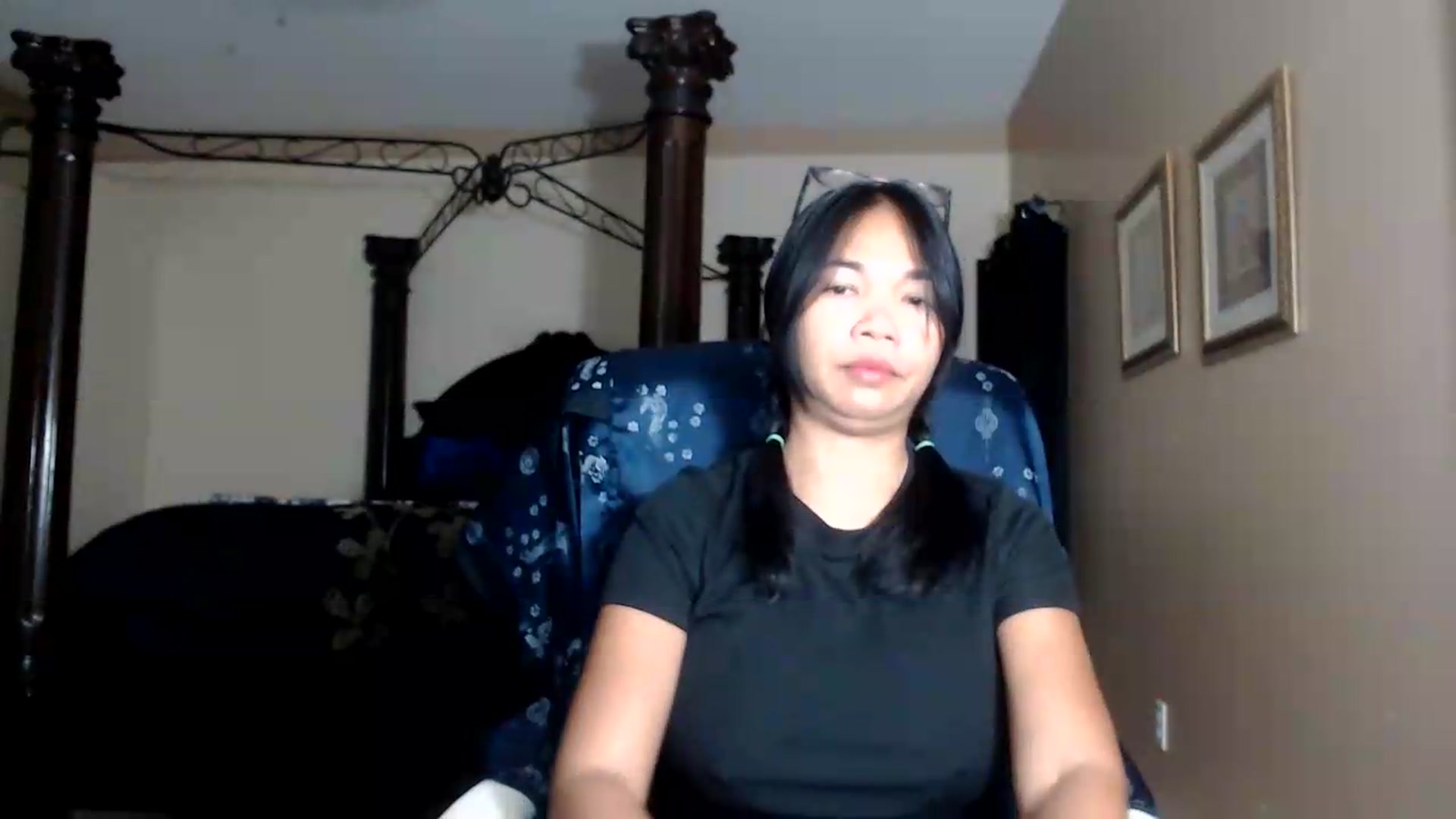 Gallery image thumbnail from Littlekai2030's myfreecams stream on, 09/10/2026, 04:09 image 3 of 20