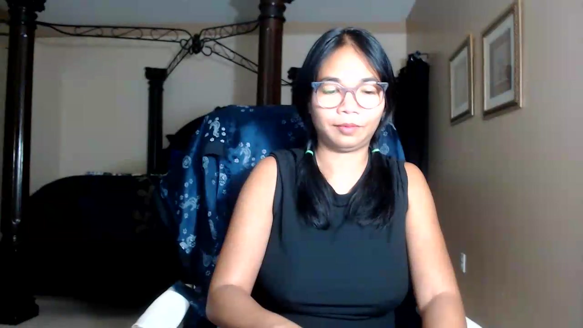 Gallery image thumbnail from Littlekai2030's myfreecams stream on, 09/10/2026, 04:09 image 13 of 20