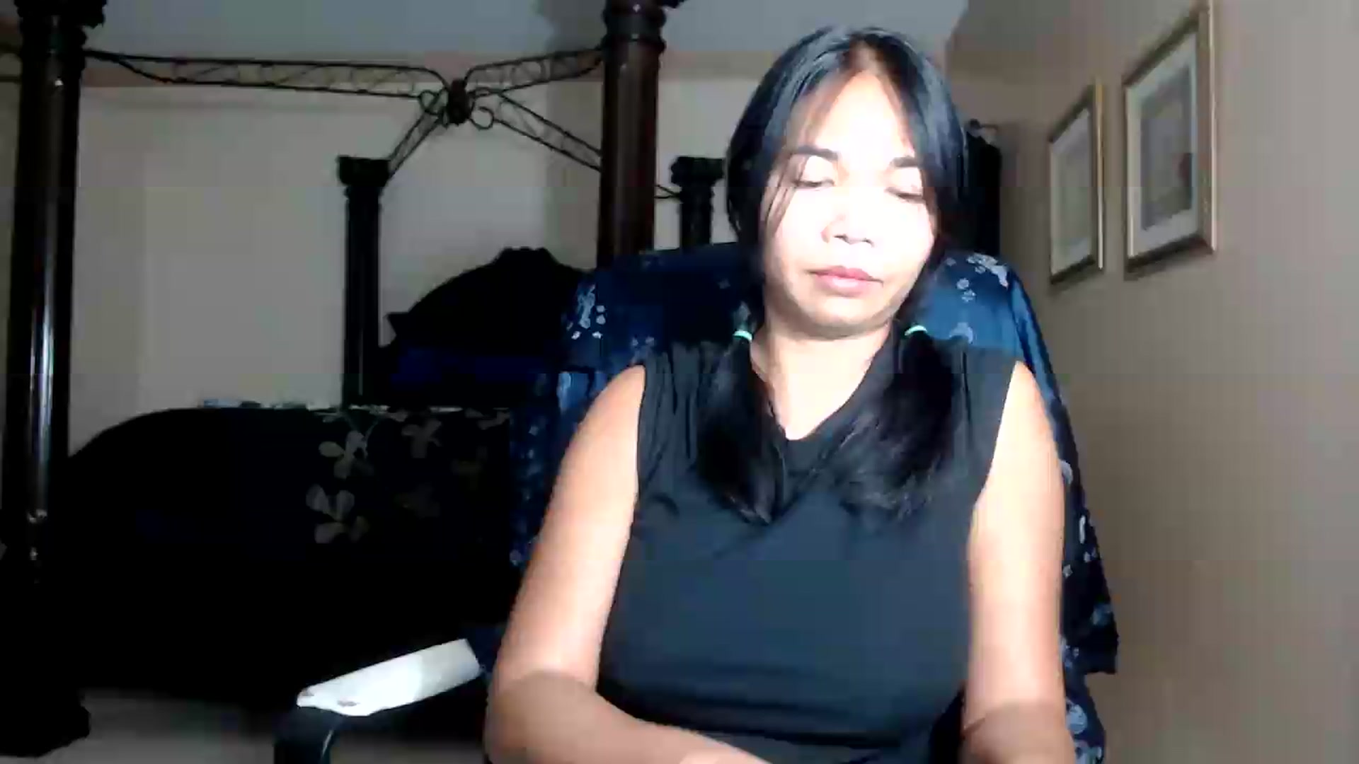 Gallery image thumbnail from Littlekai2030's myfreecams stream on, 09/10/2026, 04:09 image 15 of 20