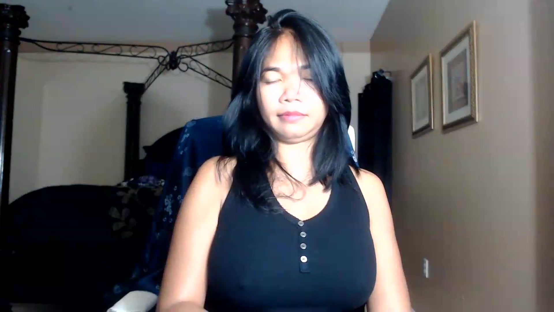 Gallery image thumbnail from Littlekai2030's myfreecams stream on, 09/11/2026, 12:01 image 19 of 20
