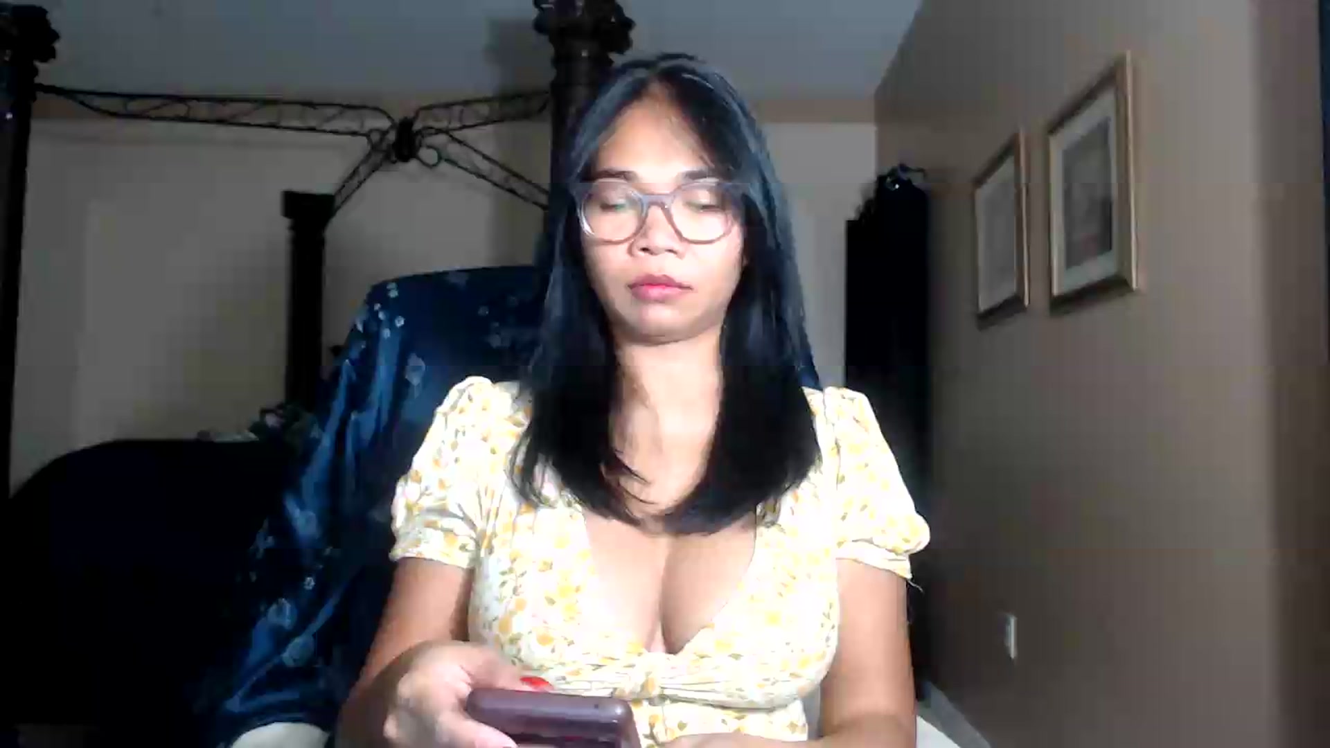 Gallery image thumbnail from Littlekai2030's myfreecams stream on, 09/13/2026, 04:42 image 1 of 20
