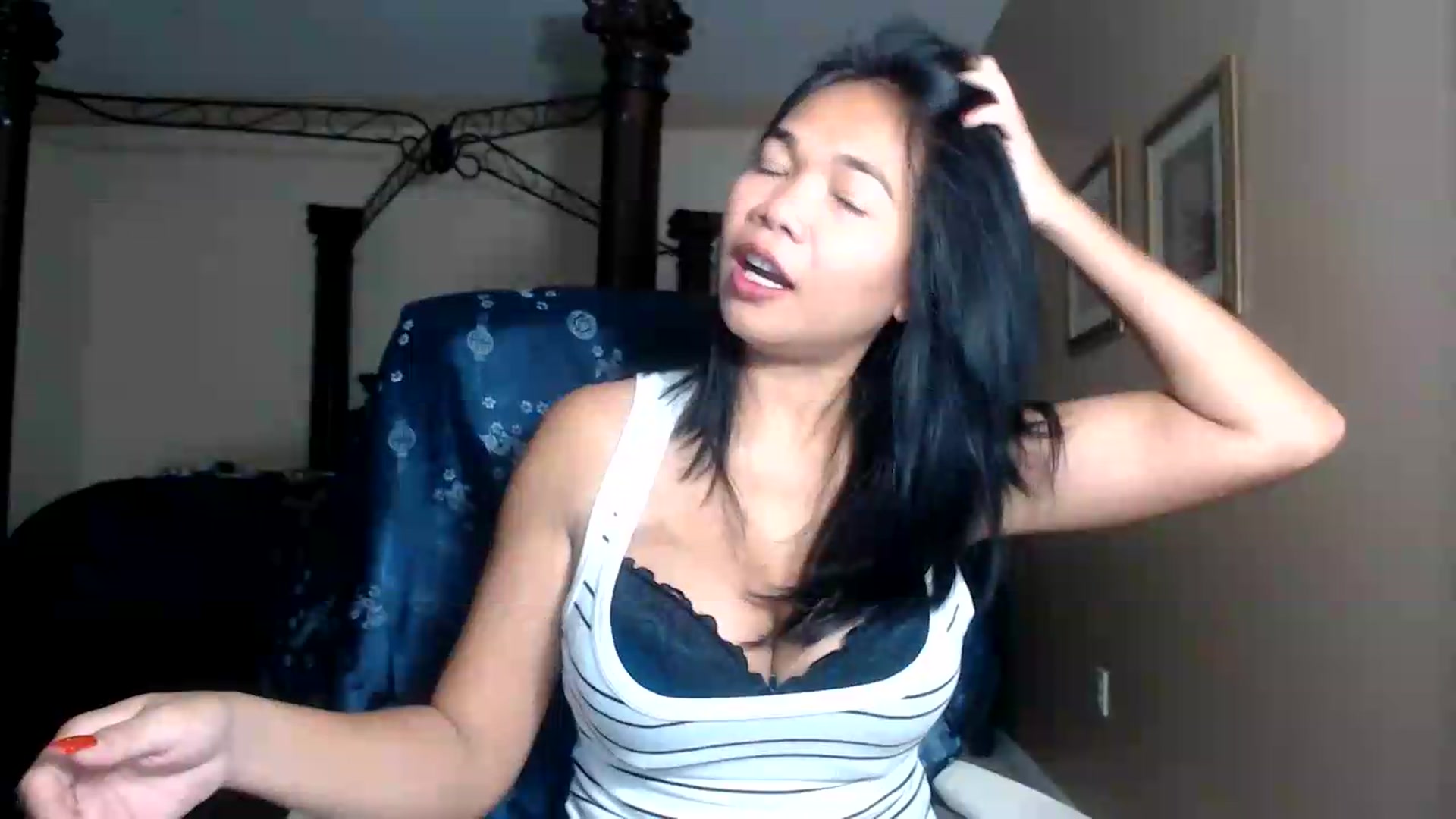 Gallery image thumbnail from Littlekai2030's myfreecams stream on, 09/15/2026, 03:12 image 5 of 20