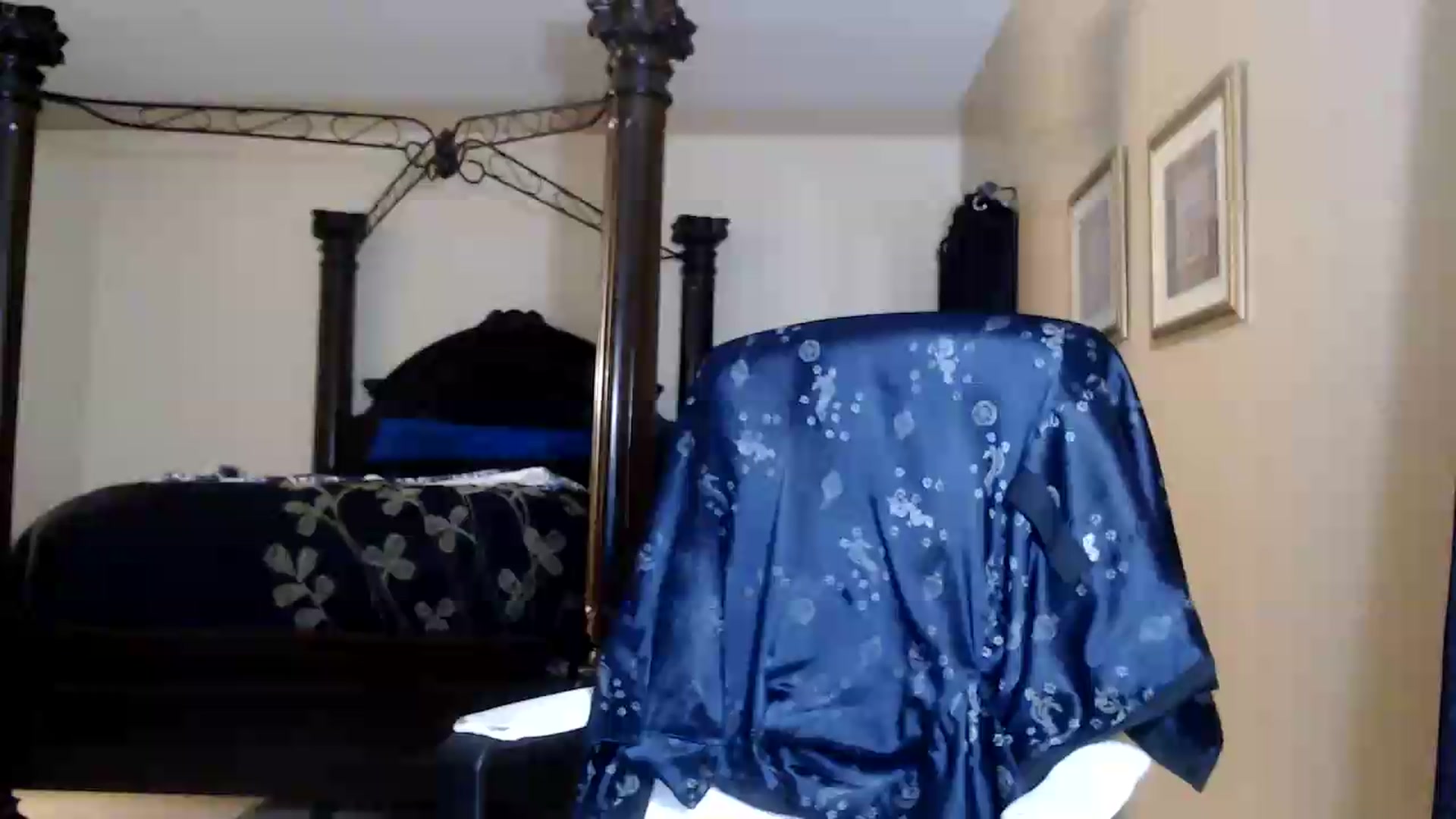 Gallery image thumbnail from Littlekai2030's myfreecams stream on, 09/15/2026, 03:12 image 12 of 20