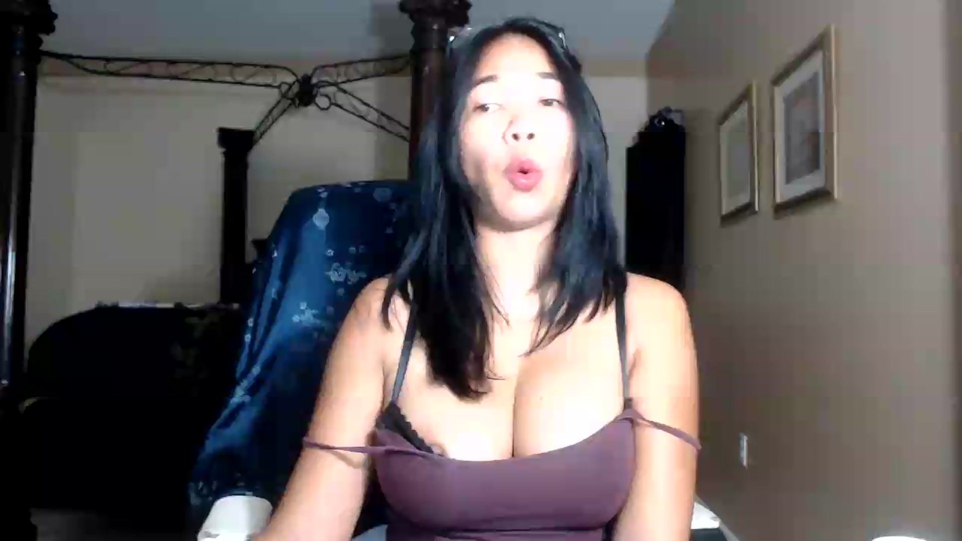Gallery image thumbnail from Littlekai2030's myfreecams stream on, 09/17/2026, 04:45 image 15 of 20