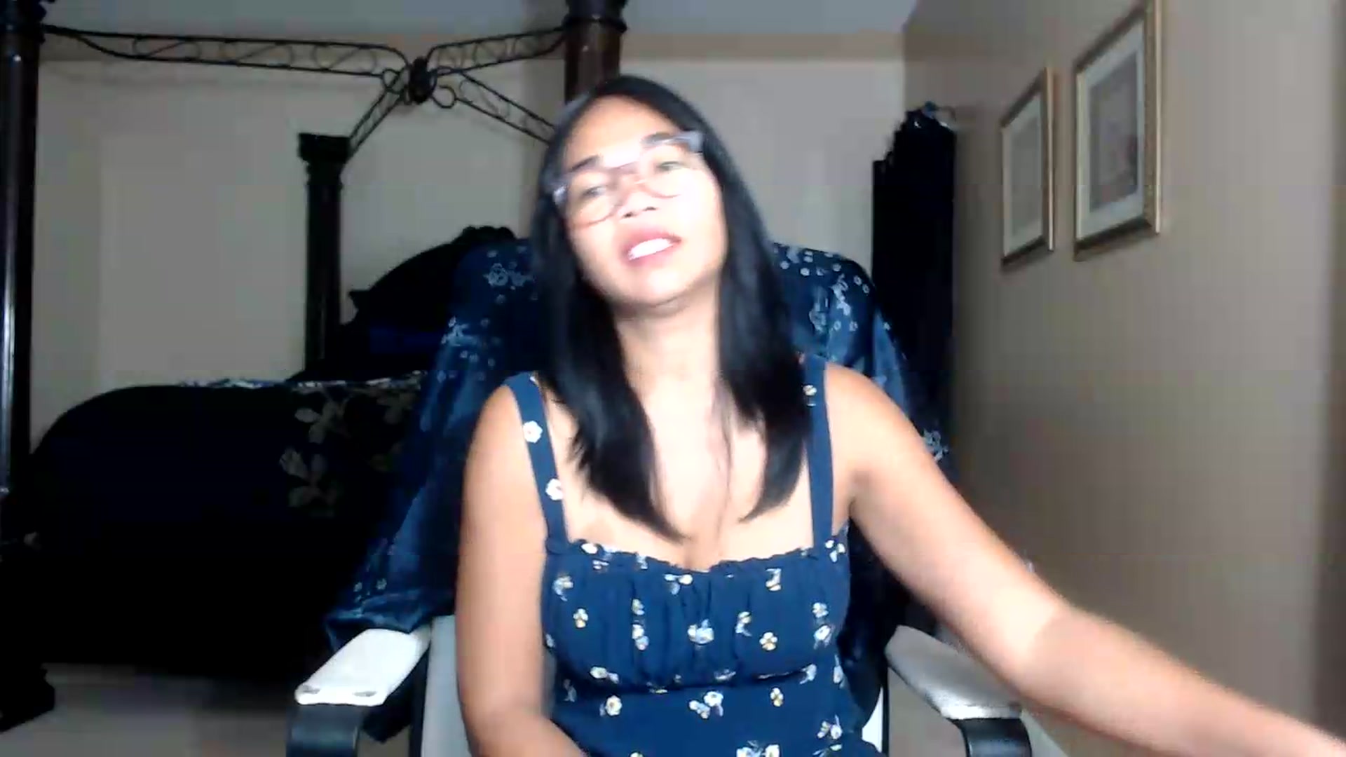 Gallery image thumbnail from Littlekai2030's myfreecams stream on, 09/19/2026, 01:56 image 2 of 20