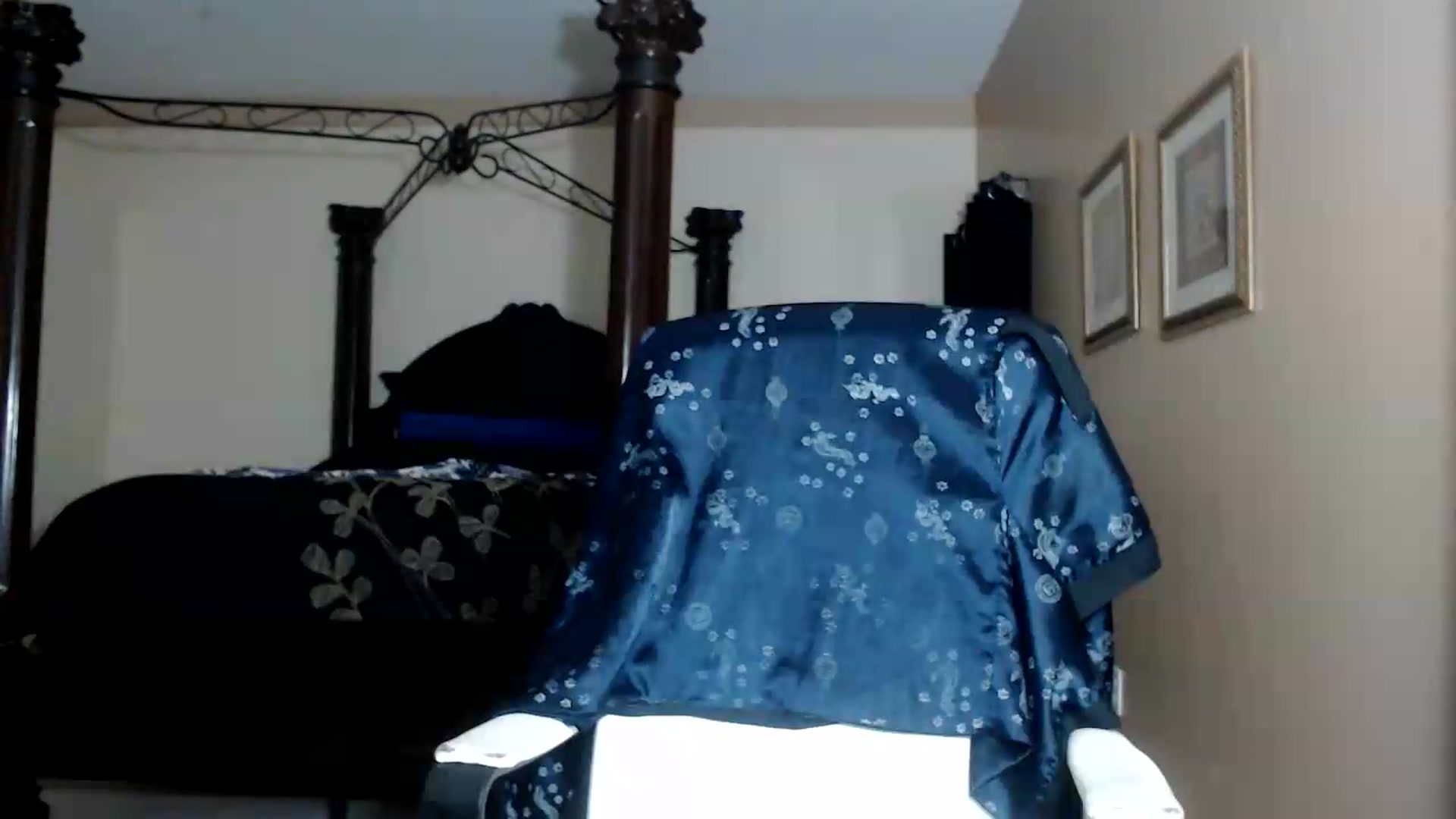 Gallery image thumbnail from Littlekai2030's myfreecams stream on, 09/19/2026, 01:56 image 19 of 20