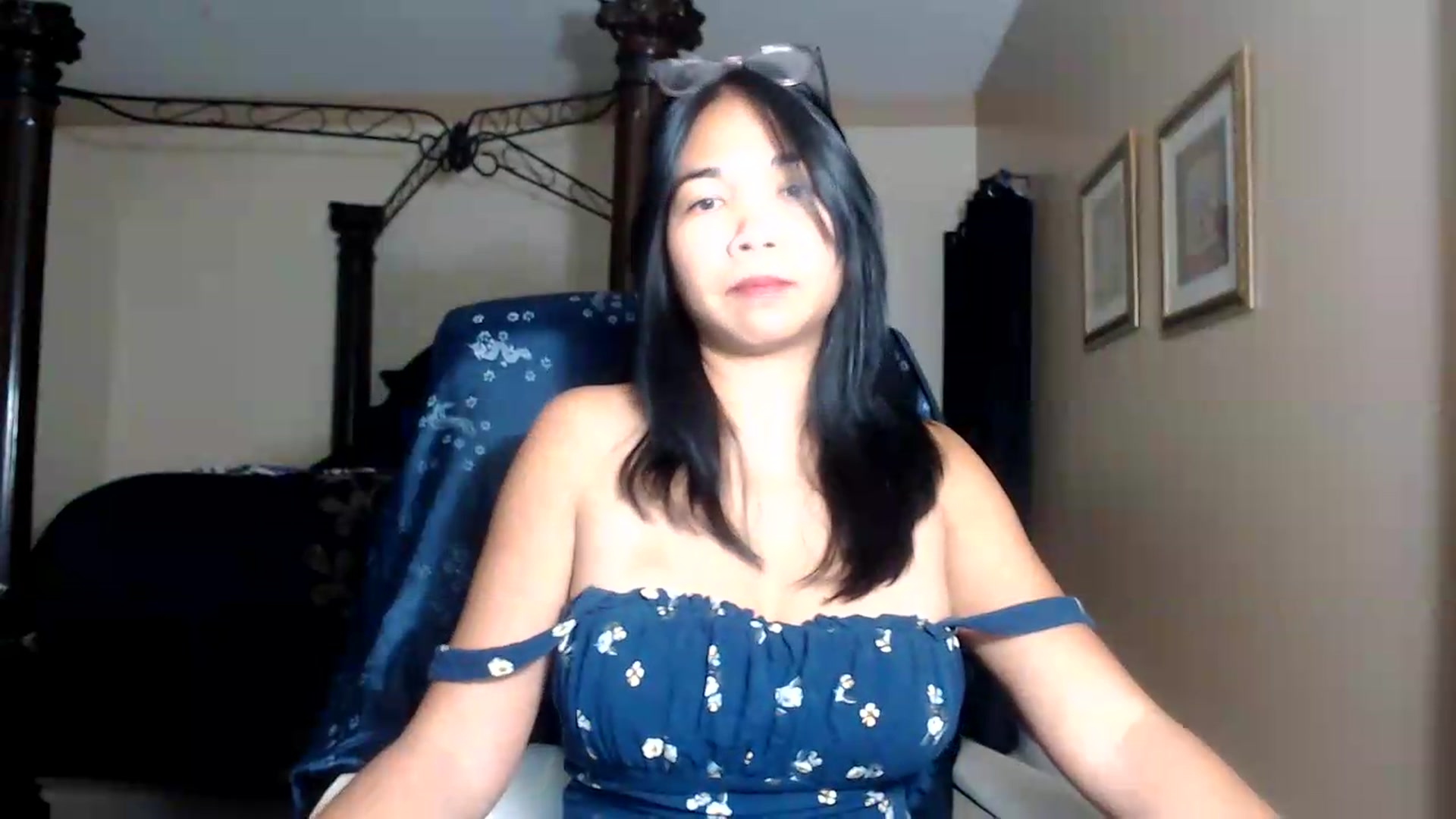 Gallery image thumbnail from Littlekai2030's myfreecams stream on, 09/19/2026, 01:56 image 7 of 20
