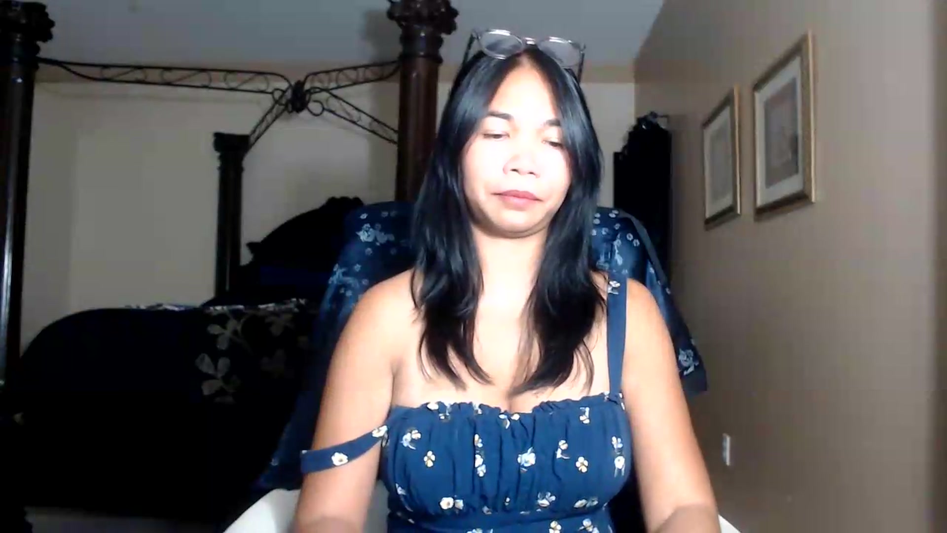 Gallery image thumbnail from Littlekai2030's myfreecams stream on, 09/19/2026, 01:56 image 12 of 20