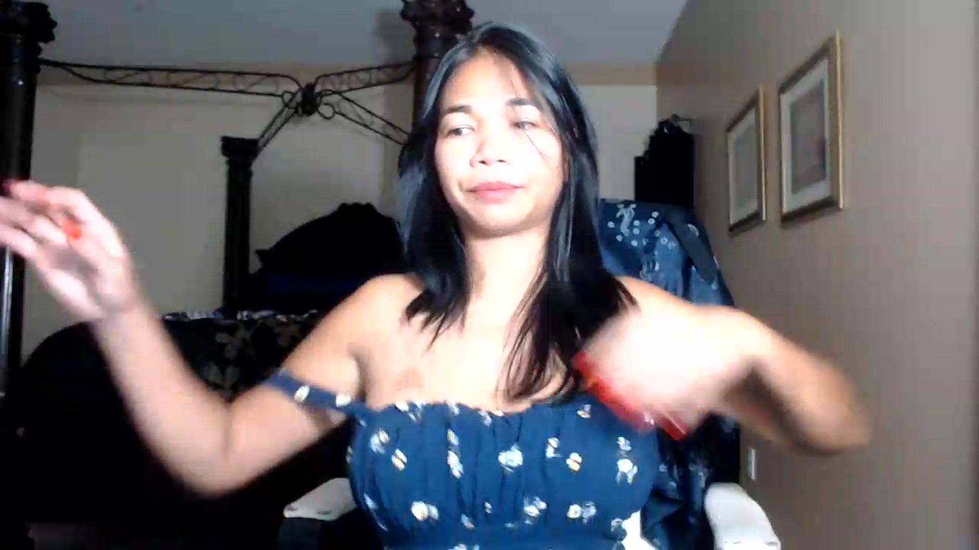Gallery image thumbnail from Littlekai2030's myfreecams stream on, 09/19/2026, 03:37 image 9 of 20