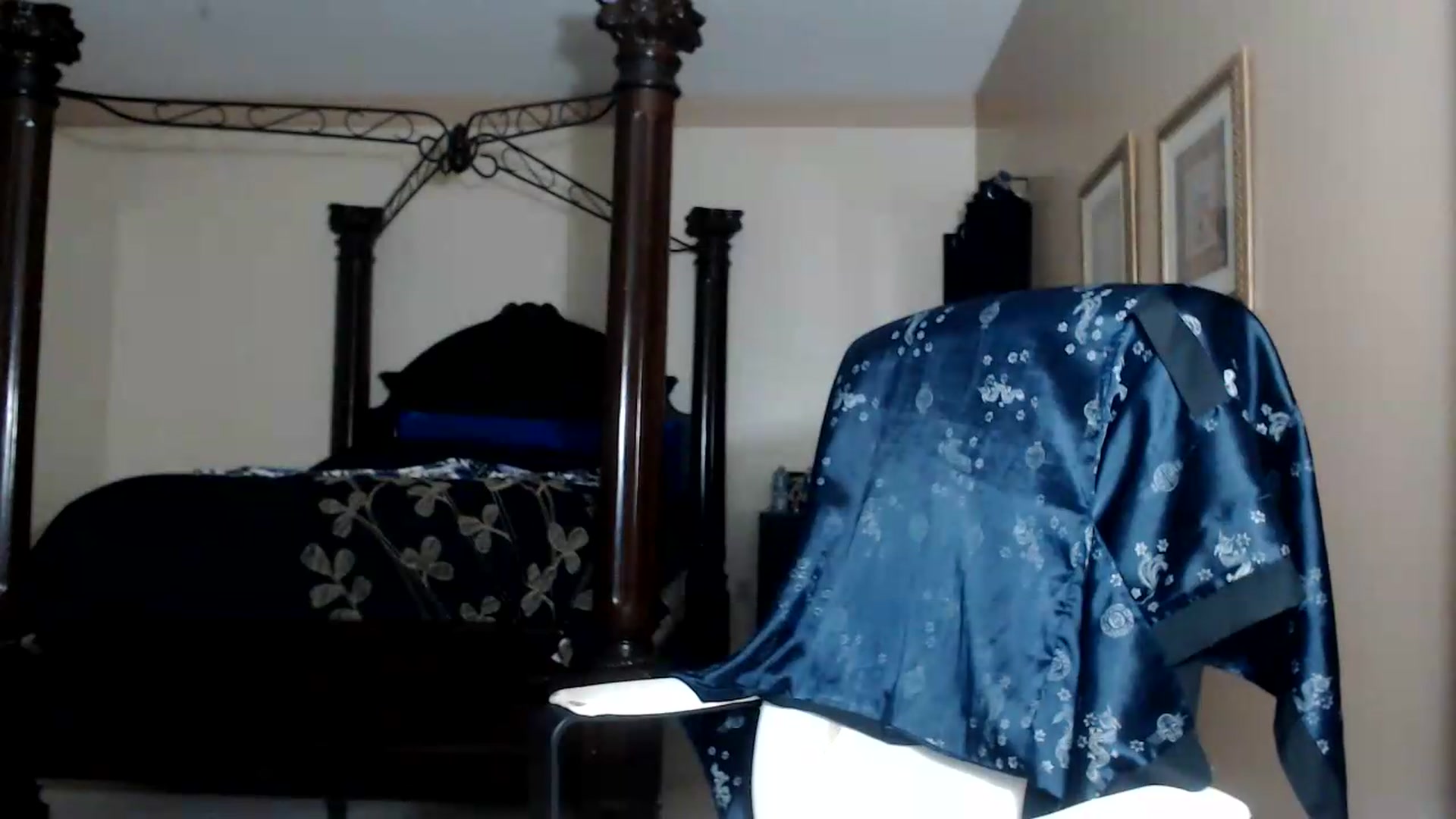 Gallery image thumbnail from Littlekai2030's myfreecams stream on, 09/19/2026, 03:37 image 6 of 20