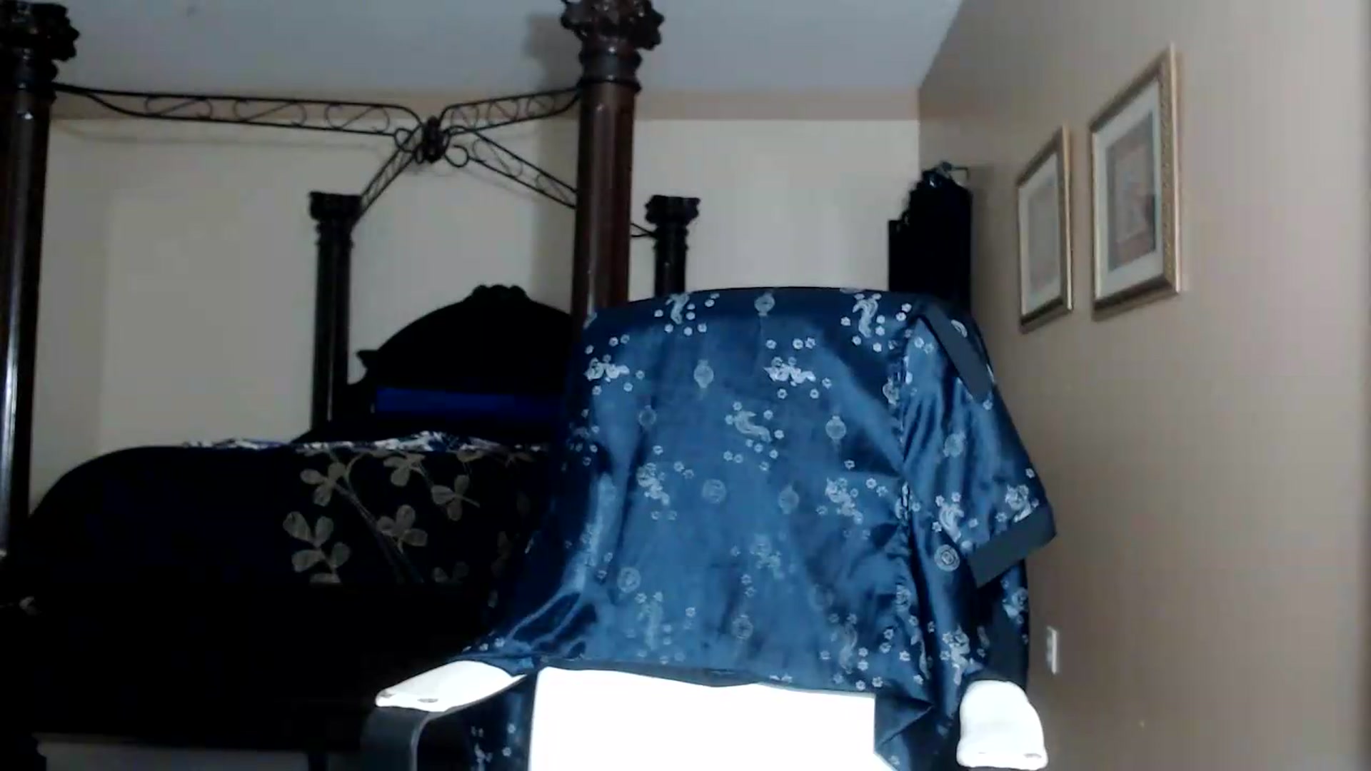 Gallery image thumbnail from Littlekai2030's myfreecams stream on, 09/19/2026, 03:37 image 4 of 20