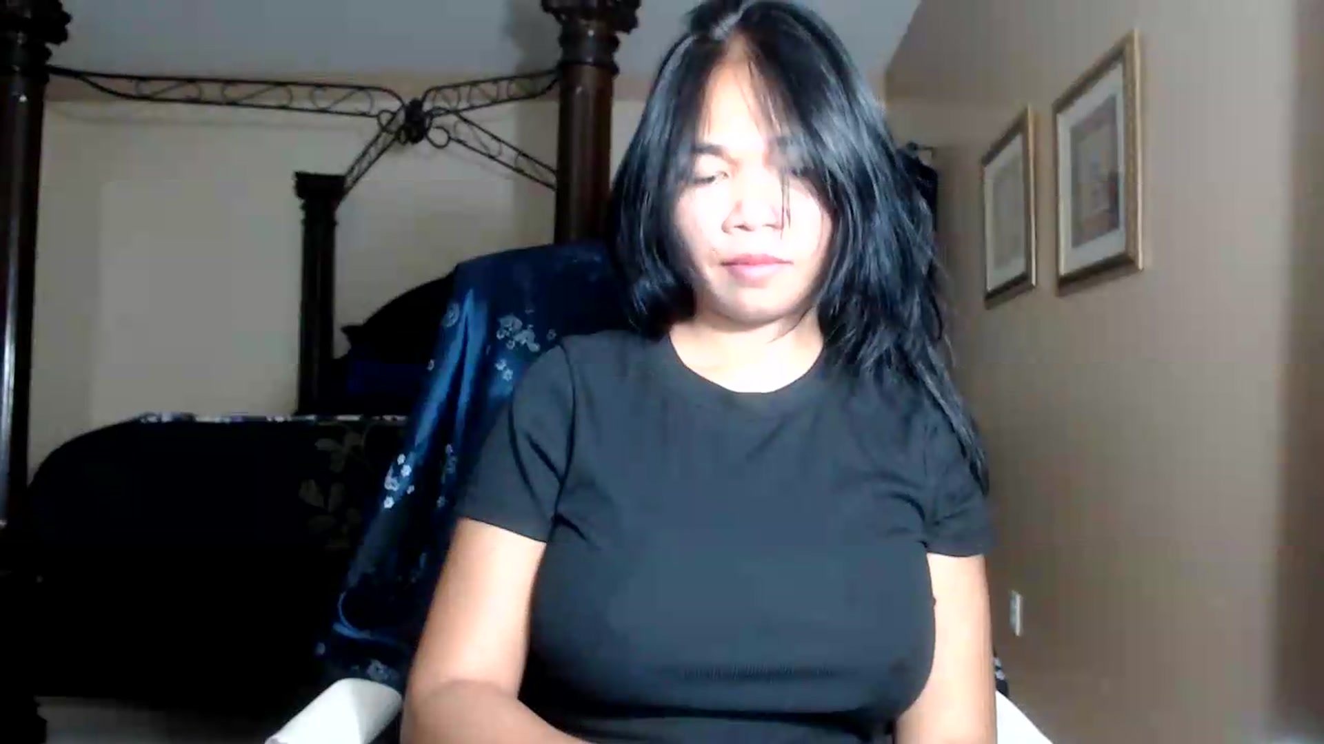 Gallery image thumbnail from Littlekai2030's myfreecams stream on, 09/21/2026, 03:45 image 17 of 20