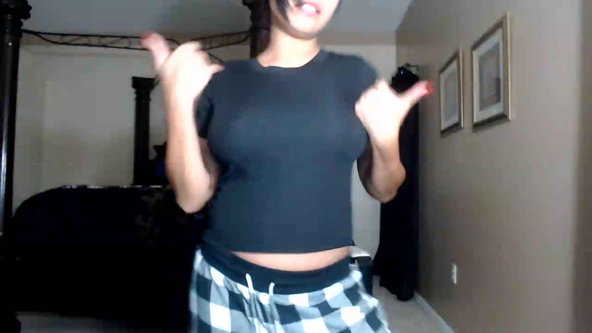 Gallery image thumbnail from Littlekai2030's myfreecams stream on, 09/21/2026, 04:12 image 12 of 20