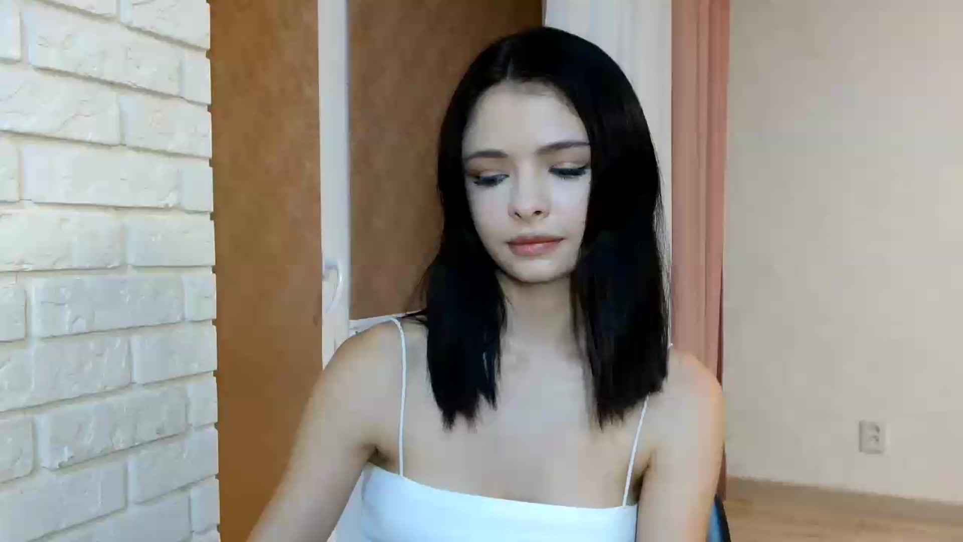 Gallery image thumbnail from Littlekitty19's myfreecams stream on, 08/04/2026, 22:10 image 19 of 20