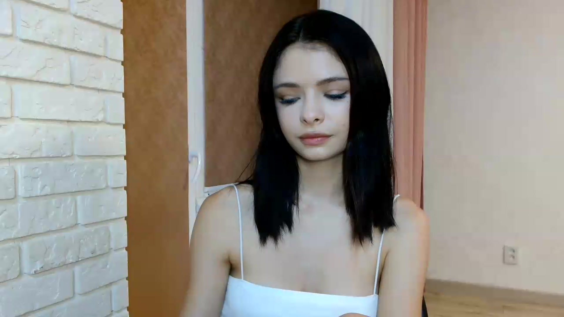 Gallery image thumbnail from Littlekitty19's myfreecams stream on, 08/04/2026, 22:10 image 13 of 20