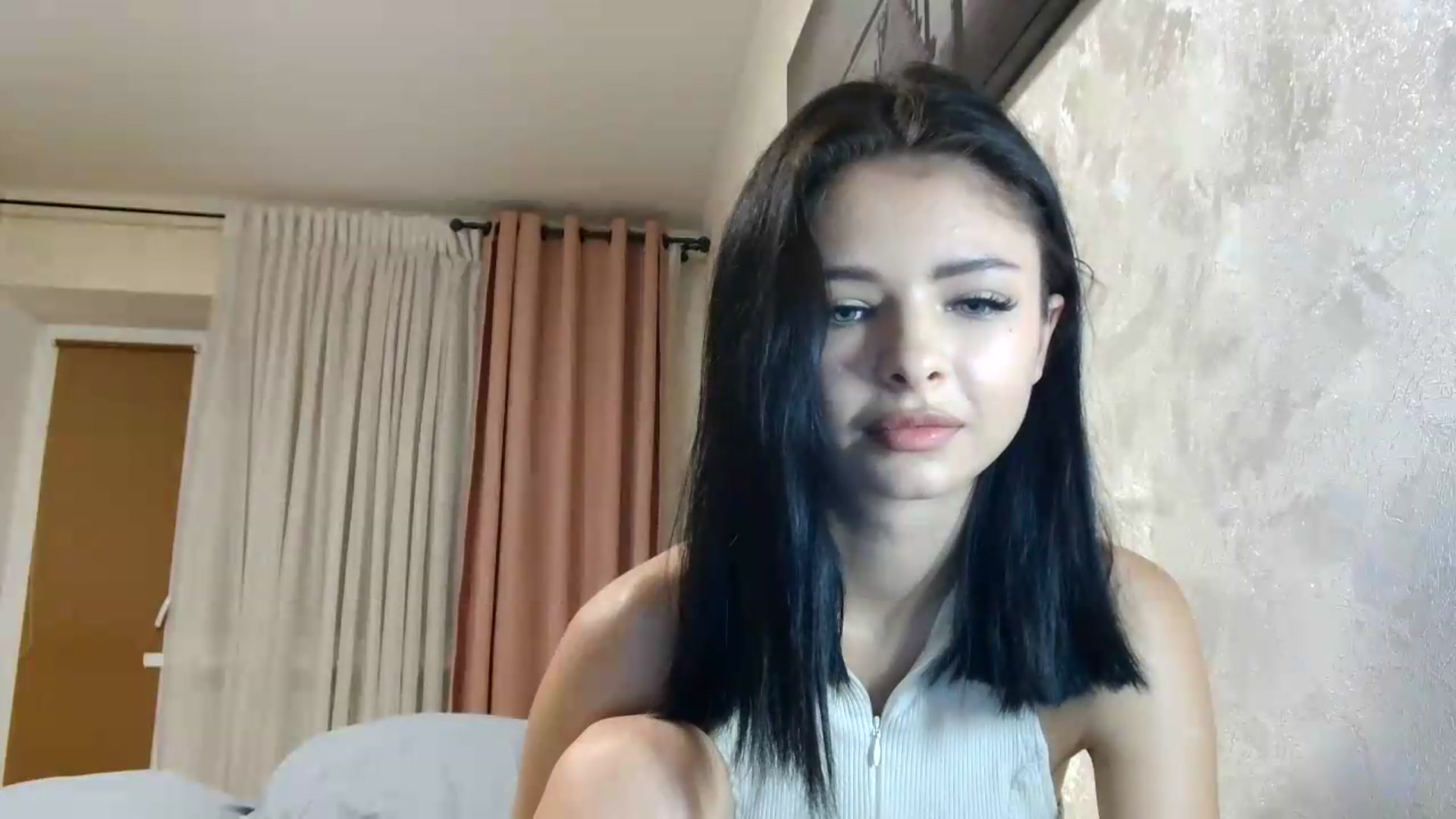 Gallery image thumbnail from Littlekitty19's myfreecams stream on, 08/25/2026, 17:58 image 16 of 20