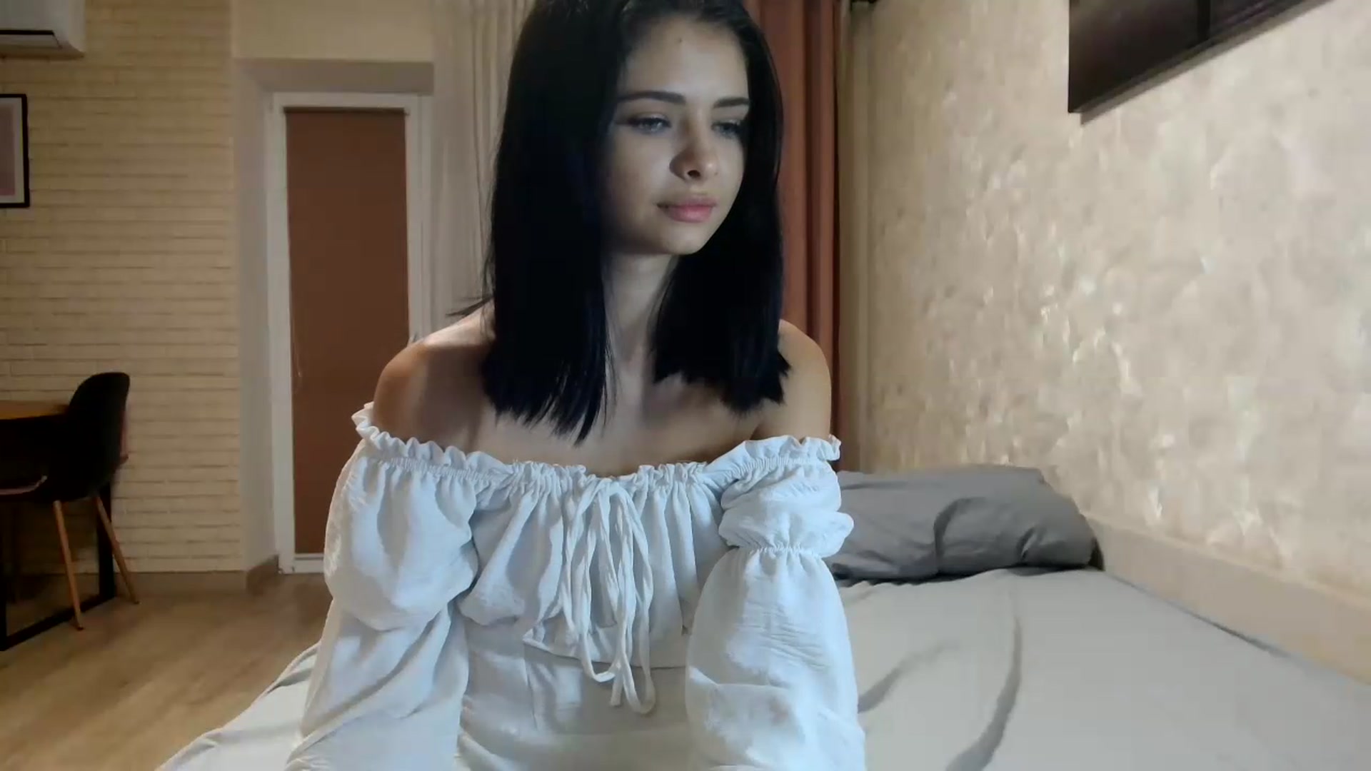 Gallery image thumbnail from Littlekitty19's myfreecams stream on, 08/31/2026, 24:44 image 11 of 20