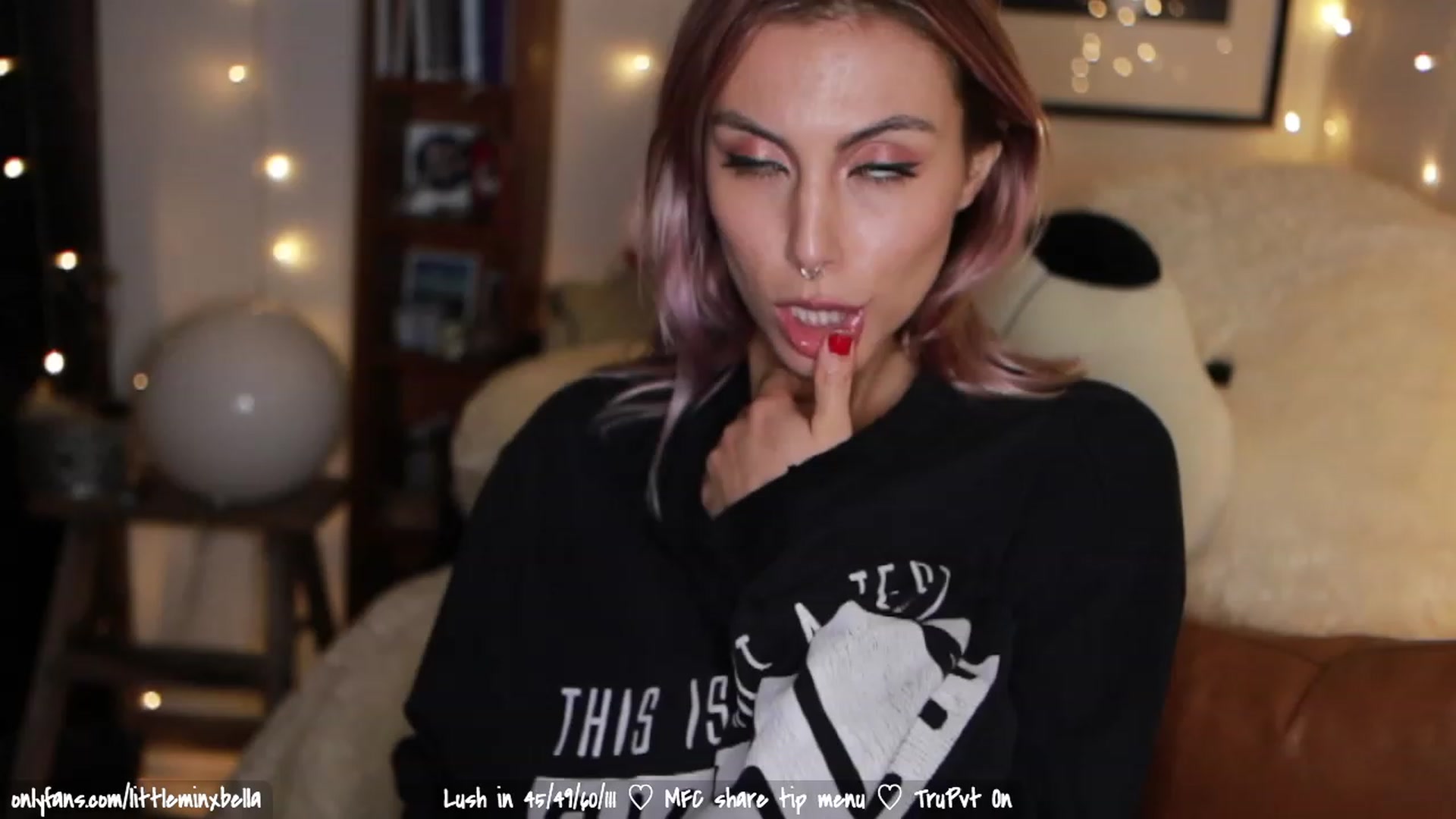 Gallery image thumbnail from Littleminx's myfreecams stream on, 12/06/2022, 04:47 image 13 of 20