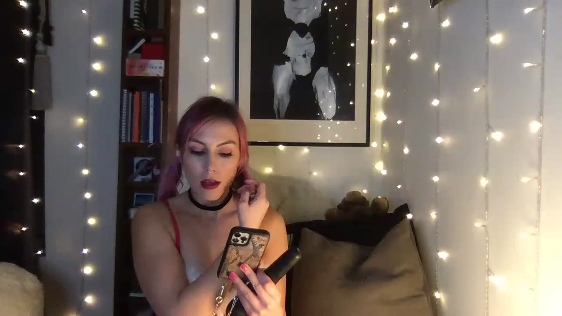 Gallery image thumbnail from Littleminx's myfreecams stream on, 12/20/2022, 05:40 image 9 of 20