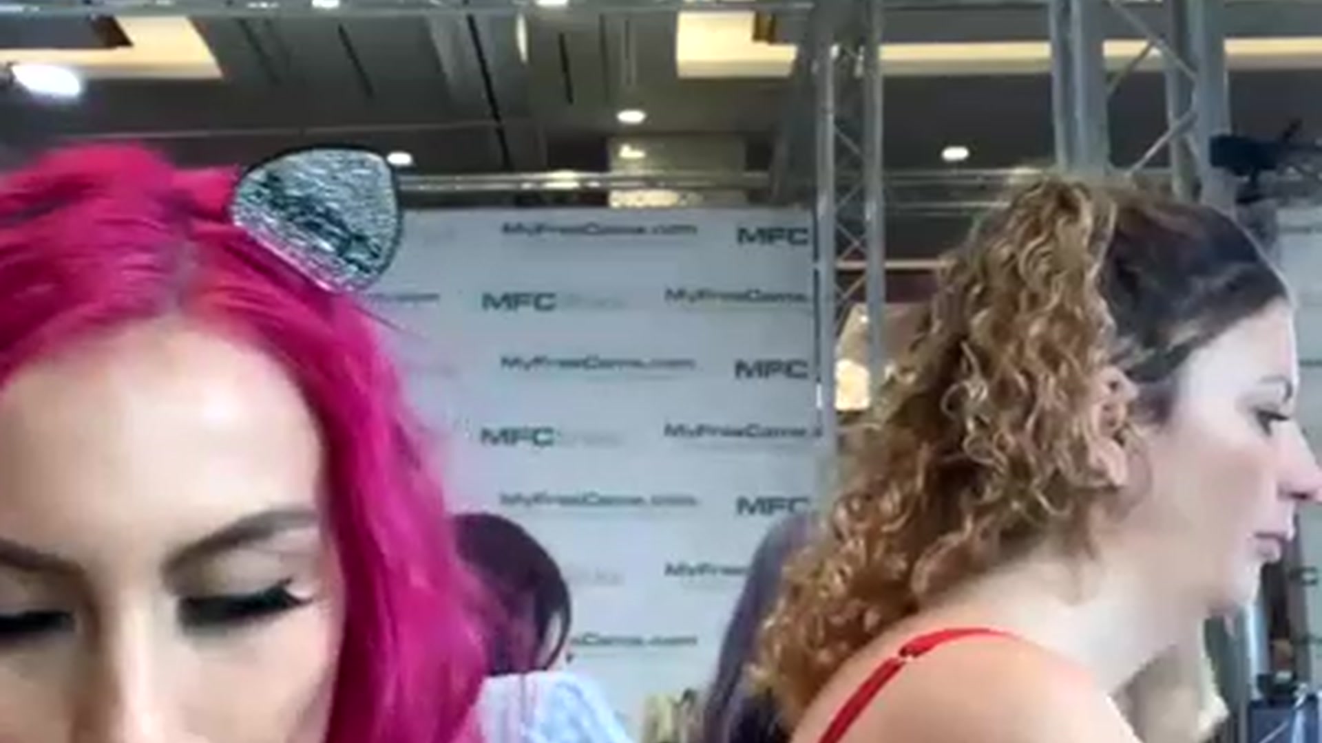 Gallery image thumbnail from Littleminx's myfreecams stream on, 01/06/2023, 23:56 image 19 of 20