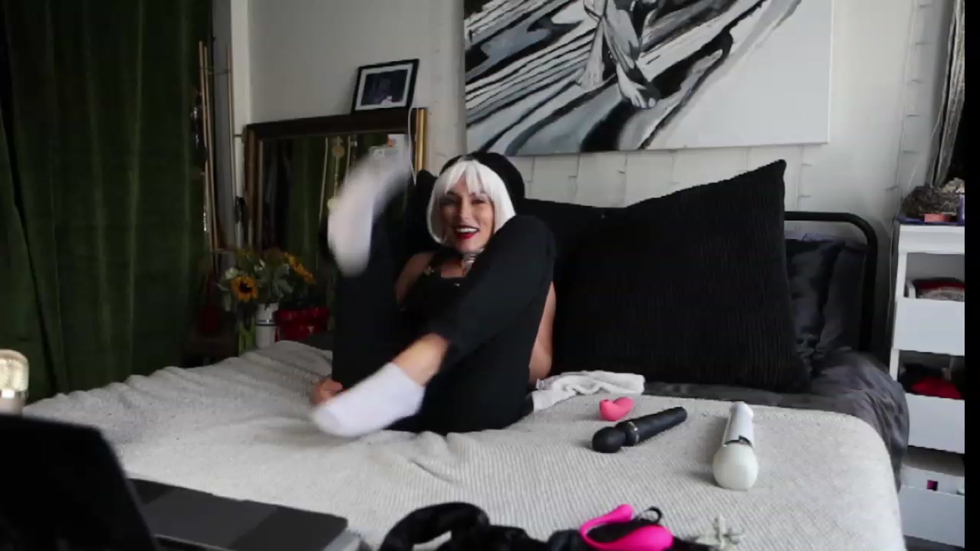 Gallery image thumbnail from Littleminx's myfreecams stream on, 04/18/2023, 01:58 image 9 of 20