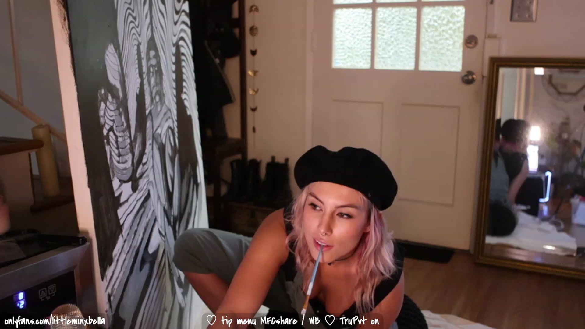 Gallery image thumbnail from Littleminx's myfreecams stream on, 04/25/2023, 02:54 image 13 of 20