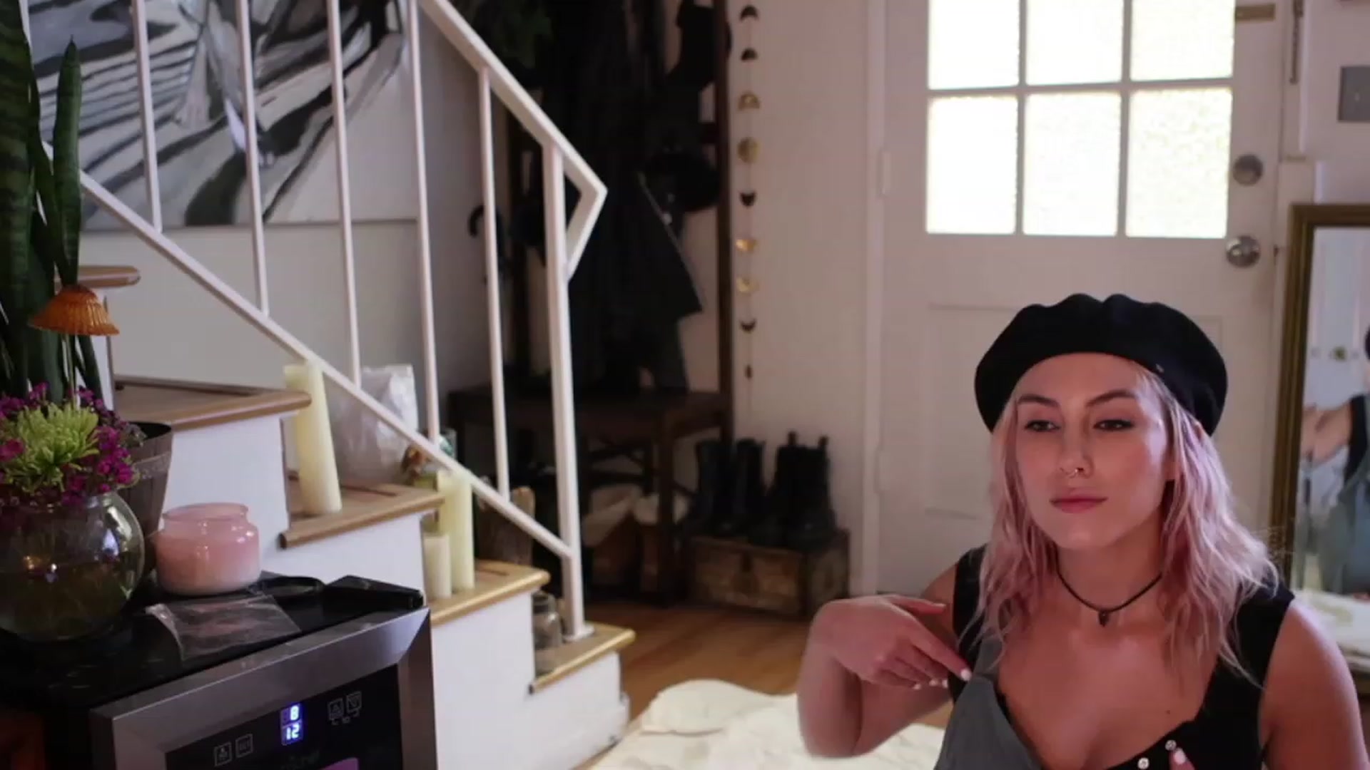 Gallery image thumbnail from Littleminx's myfreecams stream on, 04/25/2023, 02:54 image 4 of 20