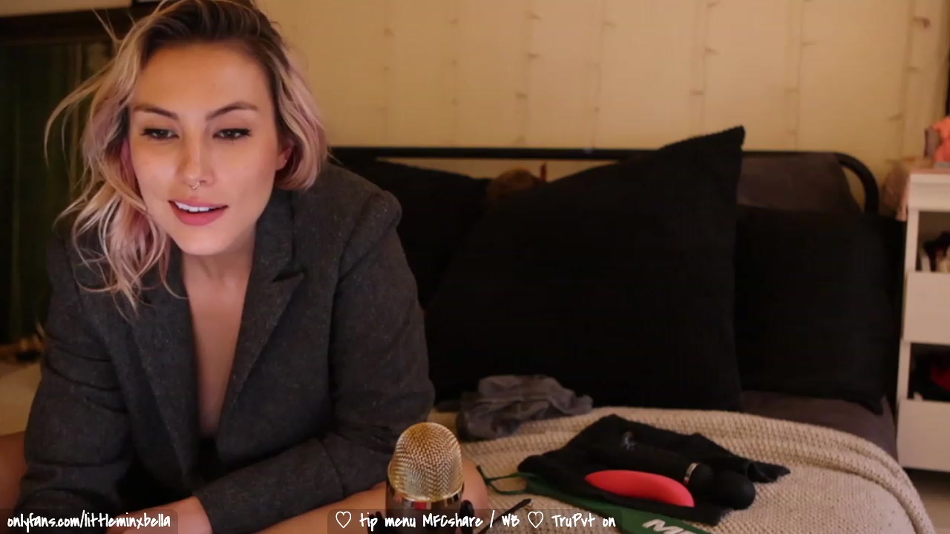 Gallery image thumbnail from Littleminx's myfreecams stream on, 05/16/2023, 02:59 image 12 of 20
