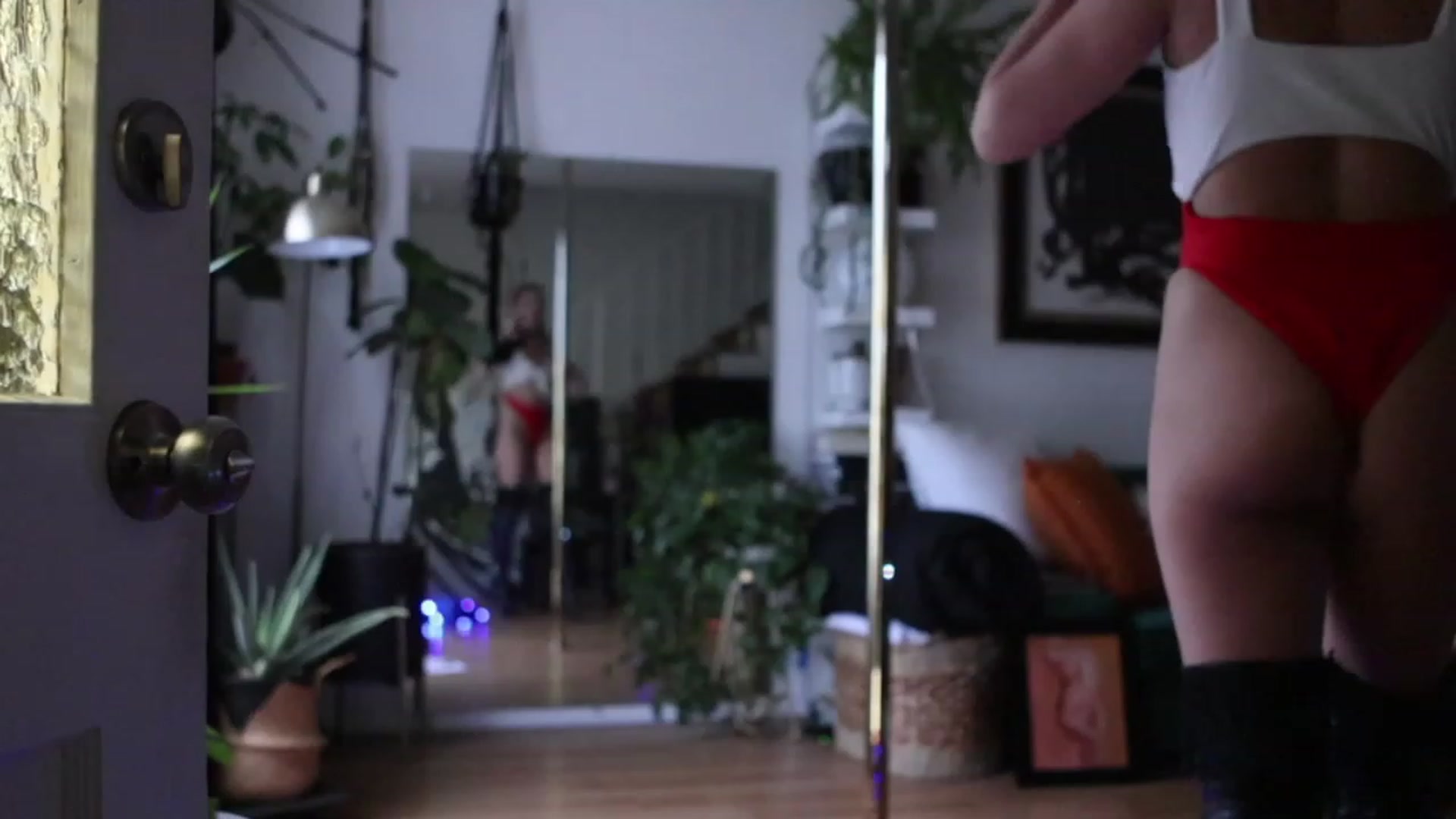 Gallery image thumbnail from Littleminx's myfreecams stream on, 07/04/2023, 03:18 image 12 of 20
