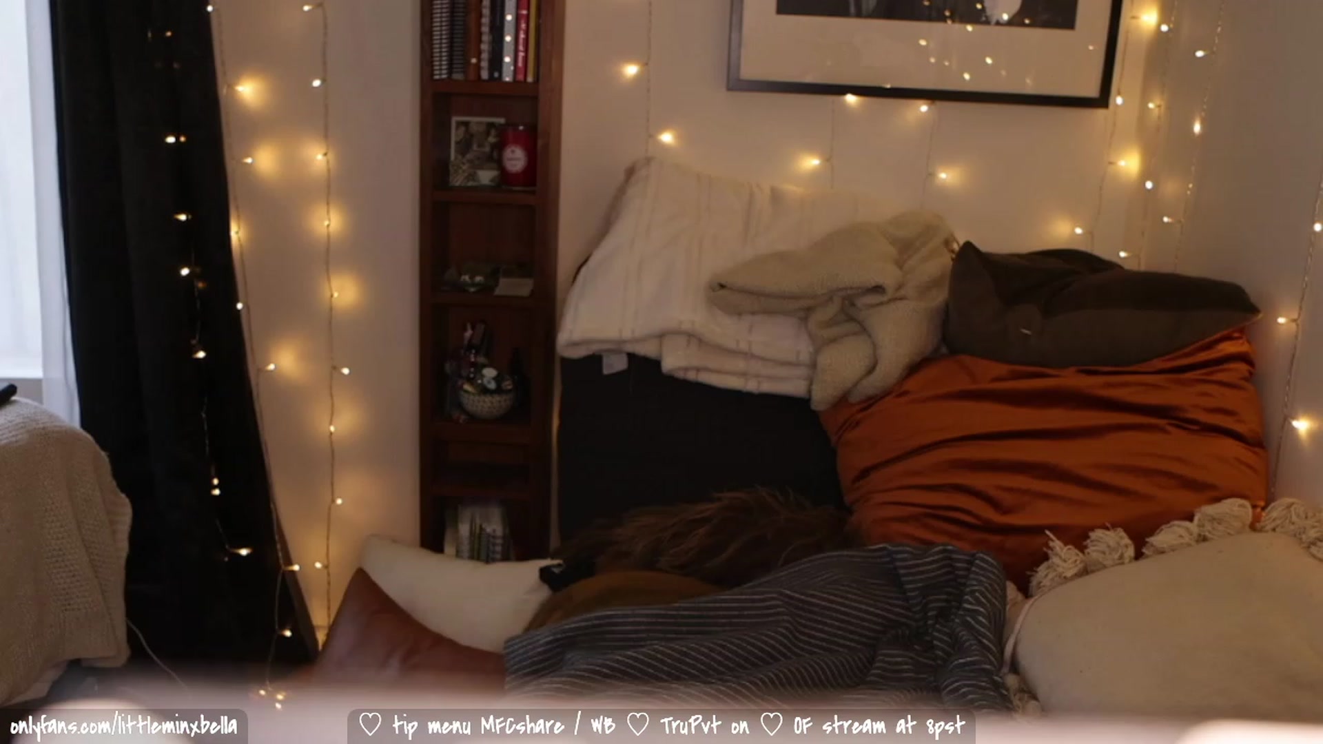 Gallery image thumbnail from Littleminx's myfreecams stream on, 07/25/2023, 02:38 image 4 of 20