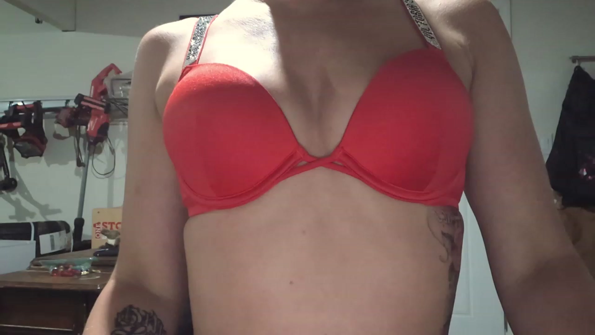 Gallery image thumbnail from Littlemissyx1's myfreecams stream on, 05/29/2023, 15:14 image 7 of 20