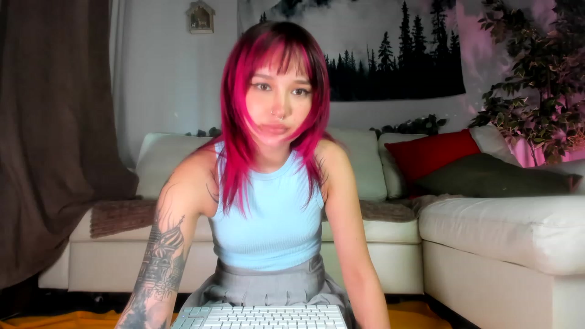 Gallery image thumbnail from Littlewetgirl's myfreecams stream on, 05/14/2023, 09:14 image 5 of 20