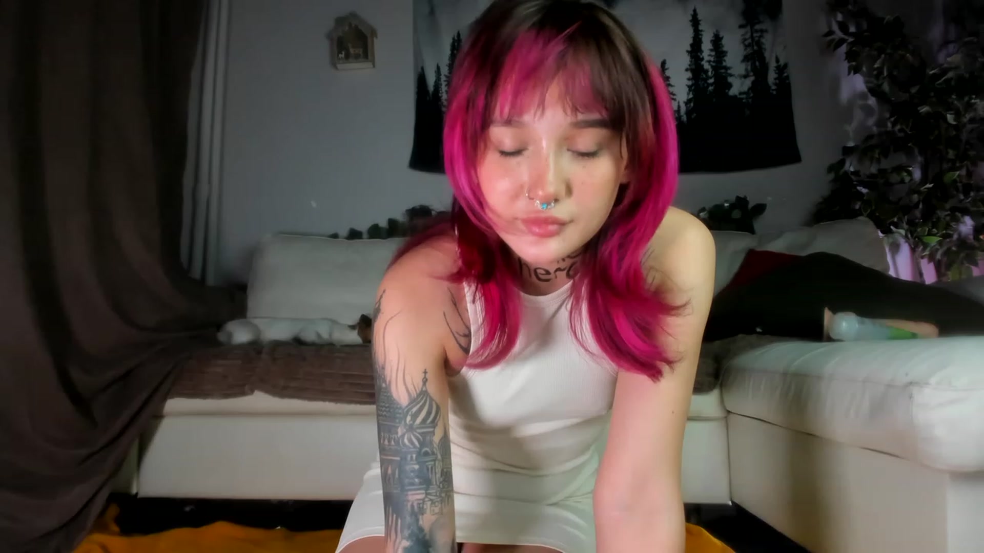 Gallery image thumbnail from Littlewetgirl's myfreecams stream on, 05/20/2023, 15:56 image 14 of 20