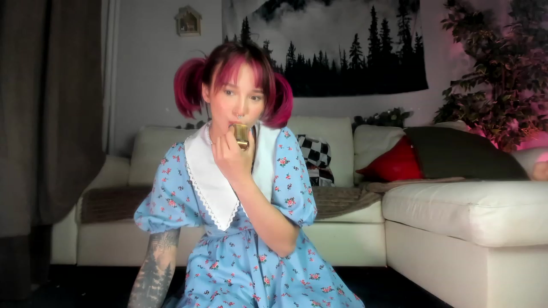 Gallery image thumbnail from Littlewetgirl's myfreecams stream on, 05/23/2023, 15:44 image 7 of 20