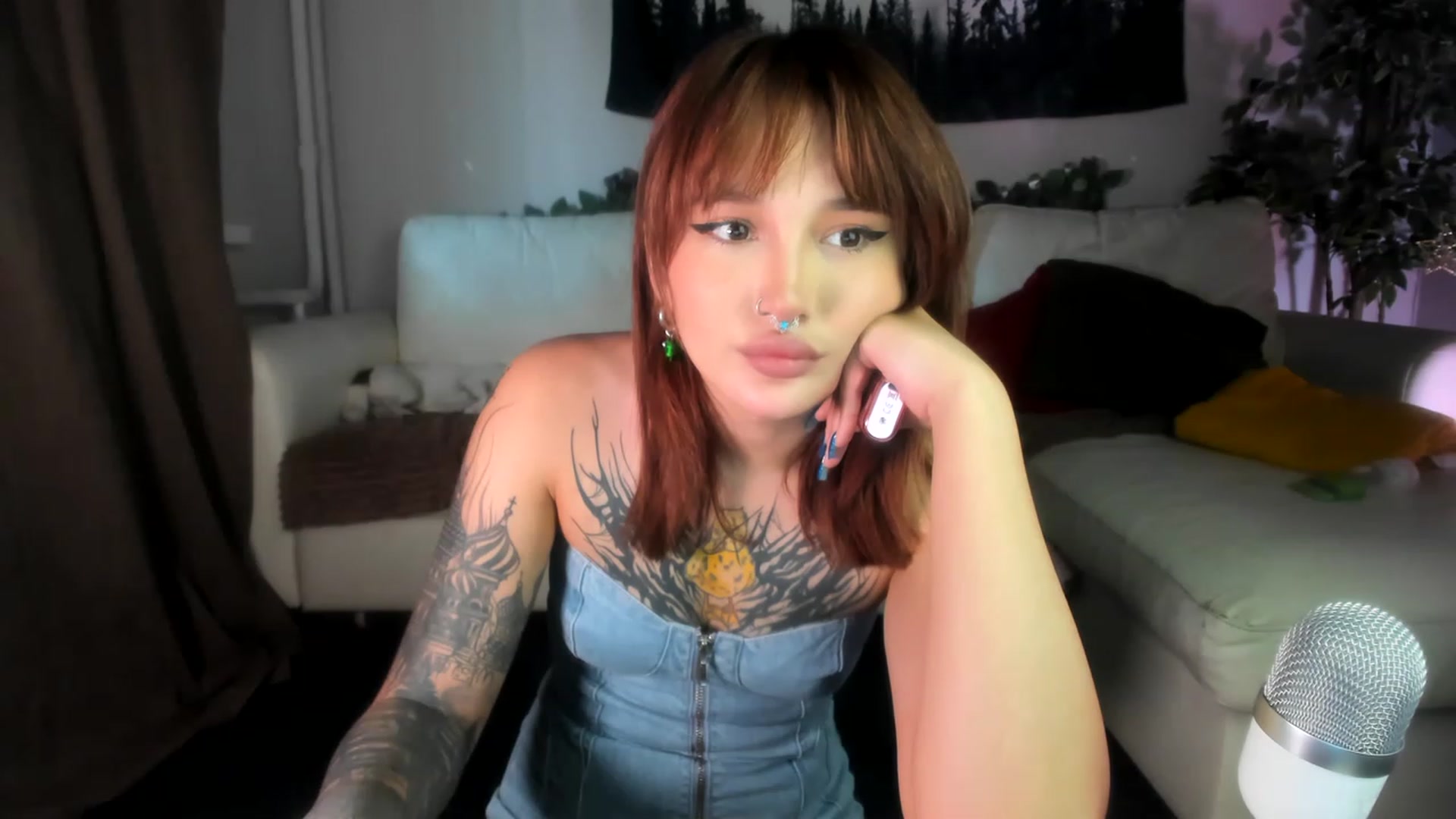Gallery image thumbnail from Littlewetgirl's myfreecams stream on, 06/02/2023, 12:20 image 4 of 20
