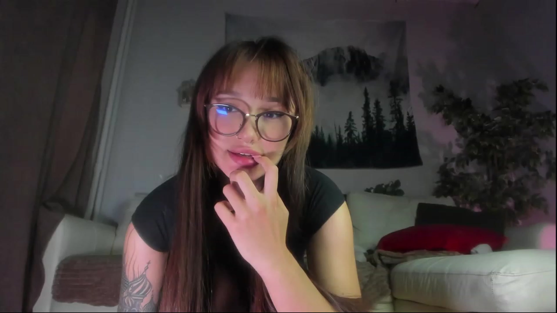 Gallery image thumbnail from Littlewetgirl's myfreecams stream on, 06/25/2023, 06:10 image 1 of 20