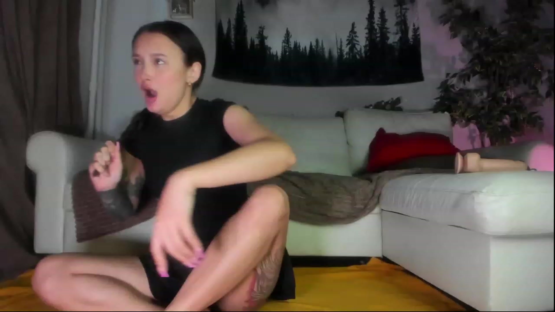 Gallery image thumbnail from Littlewetgirl's myfreecams stream on, 07/04/2023, 04:46 image 1 of 20