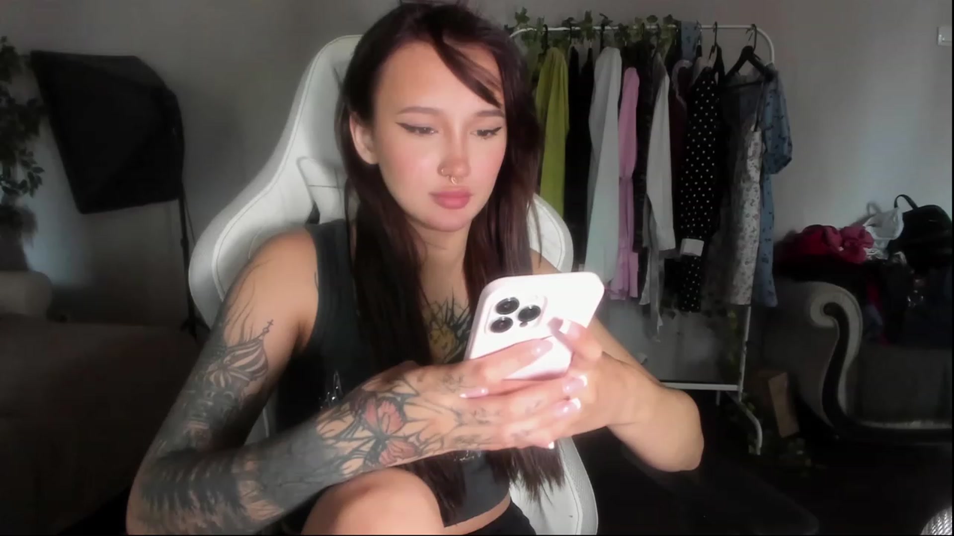 Gallery image thumbnail from Littlewetgirl's myfreecams stream on, 07/07/2023, 07:42 image 3 of 20