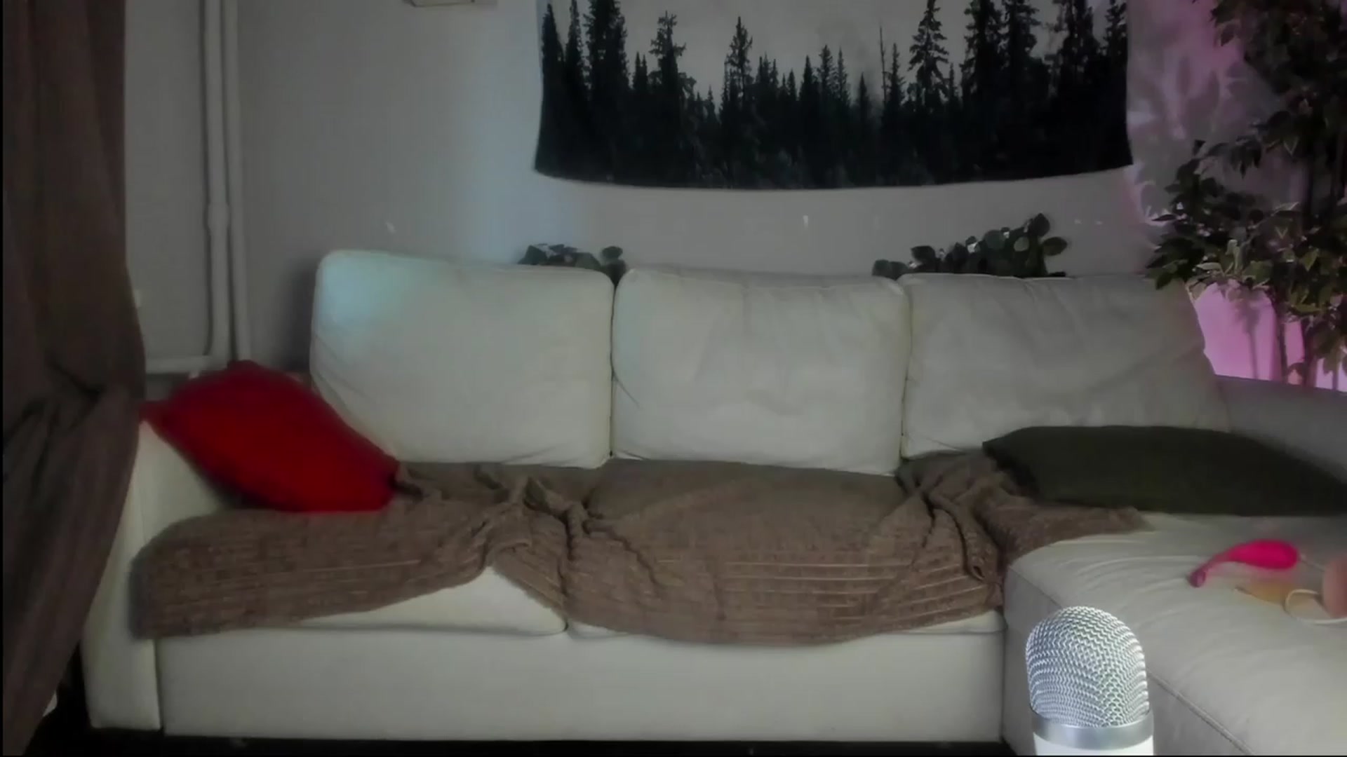 Gallery image thumbnail from Littlewetgirl's myfreecams stream on, 08/06/2023, 13:16 image 15 of 20