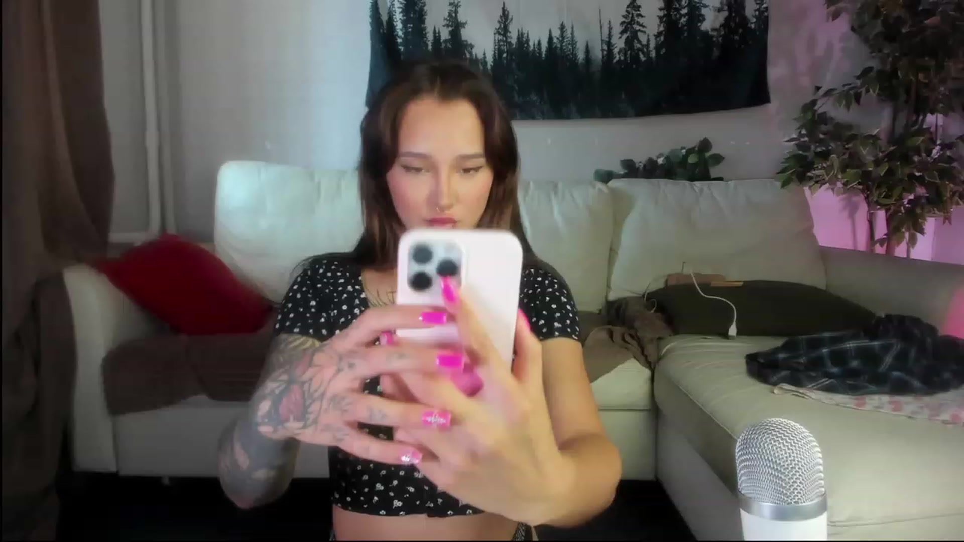 Gallery image thumbnail from Littlewetgirl's myfreecams stream on, 08/07/2023, 05:36 image 7 of 20