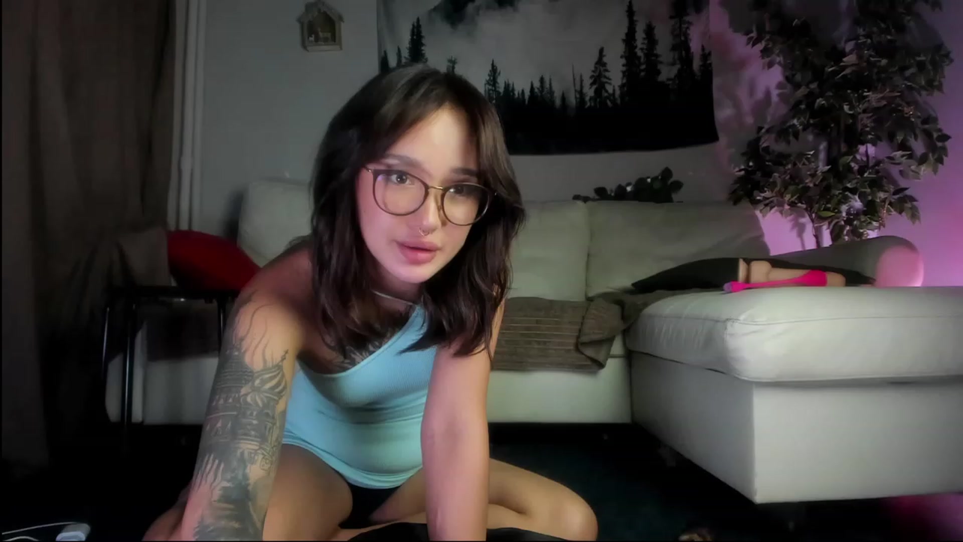 Gallery image thumbnail from Littlewetgirl's myfreecams stream on, 08/08/2023, 14:03 image 10 of 20