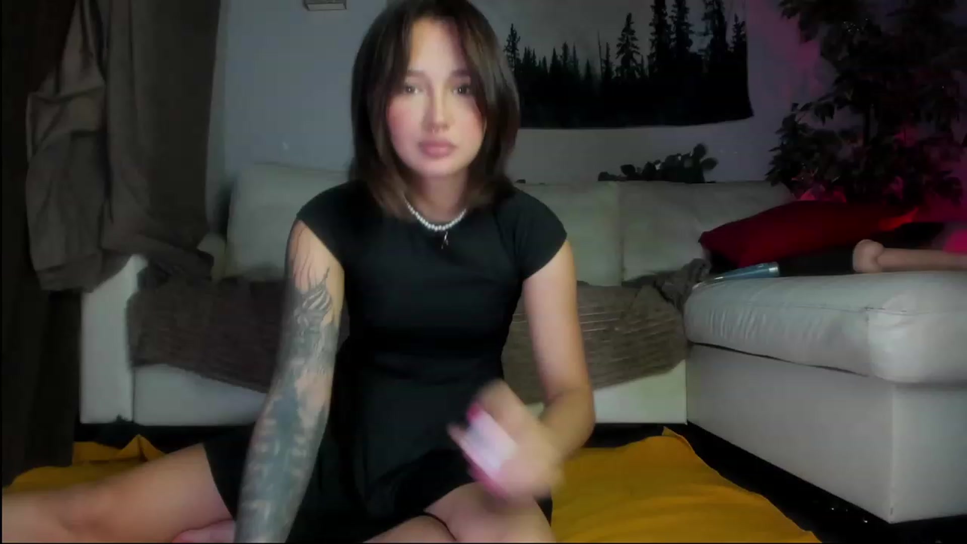 Gallery image thumbnail from Littlewetgirl's myfreecams stream on, 08/19/2023, 14:43 image 15 of 20