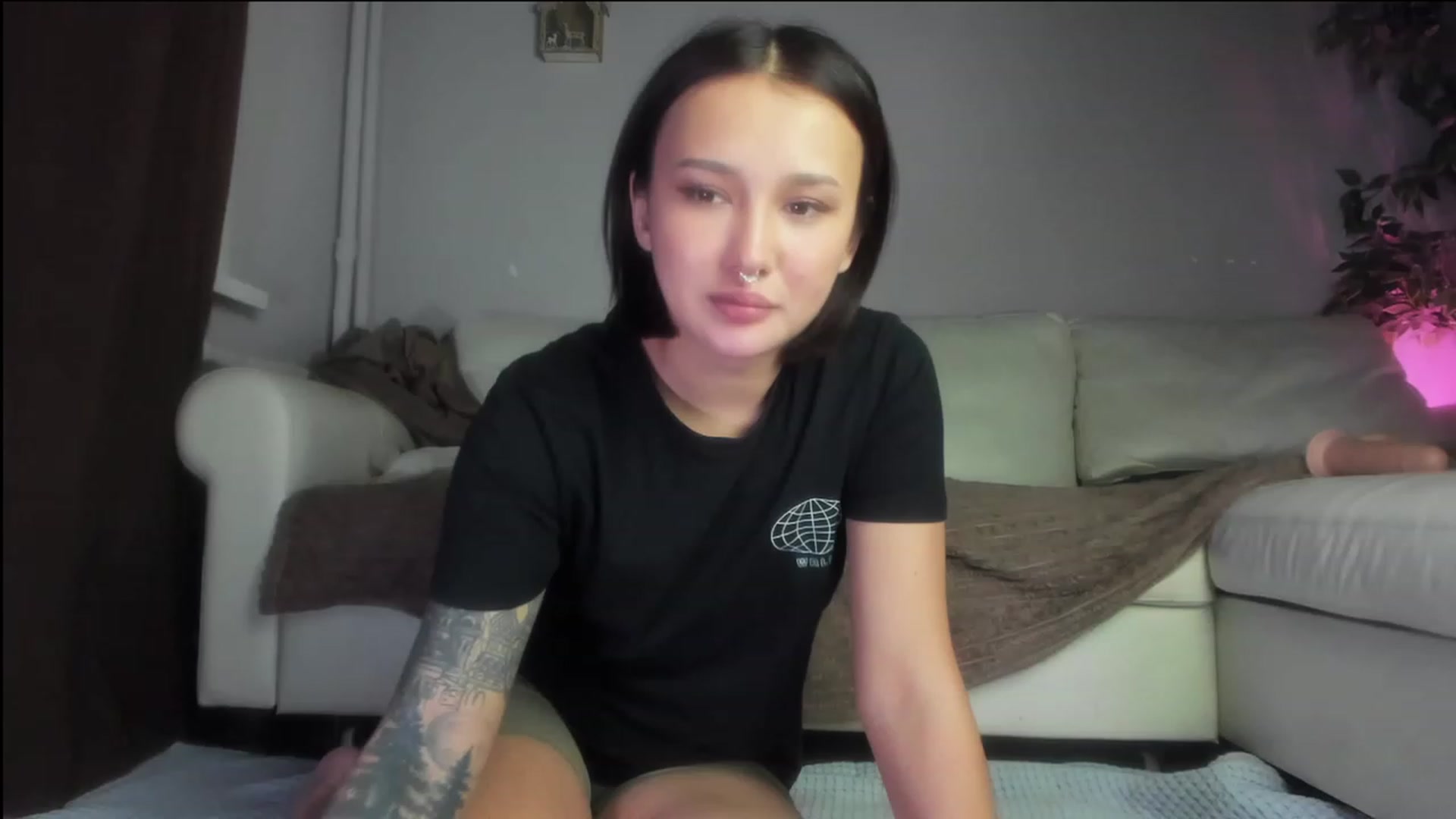 Gallery image thumbnail from Littlewetgirl's myfreecams stream on, 11/19/2023, 15:35 image 13 of 20