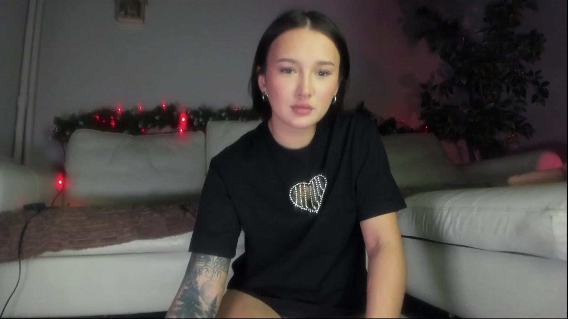 Gallery image thumbnail from Littlewetgirl's myfreecams stream on, 12/21/2023, 11:53 image 16 of 20