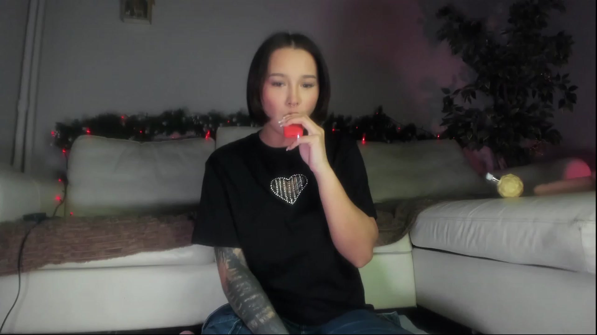 Gallery image thumbnail from Littlewetgirl's myfreecams stream on, 12/21/2023, 11:53 image 6 of 20