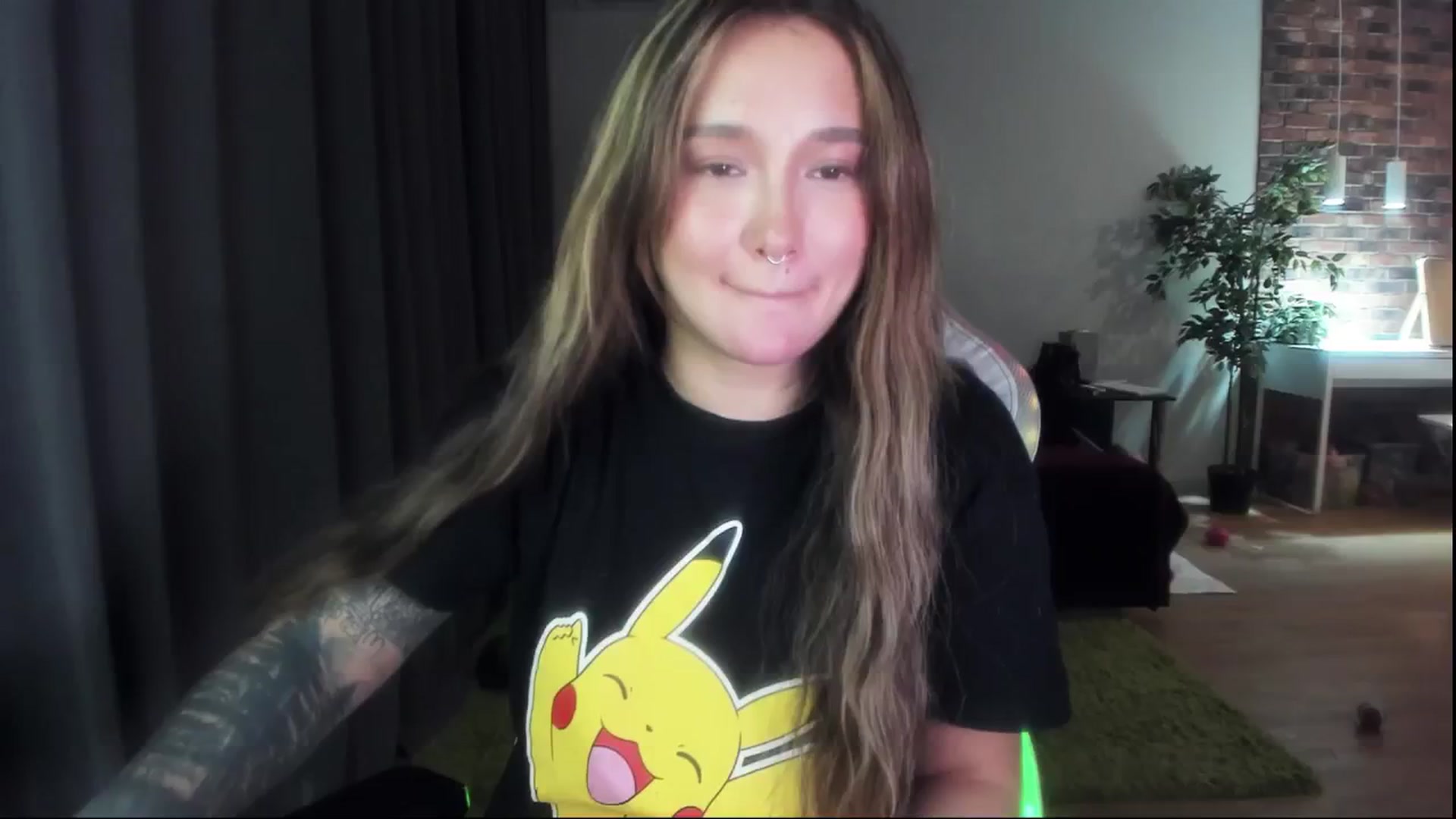 Gallery image thumbnail from Littlewetgirl's myfreecams stream on, 04/25/2024, 15:31 image 18 of 20