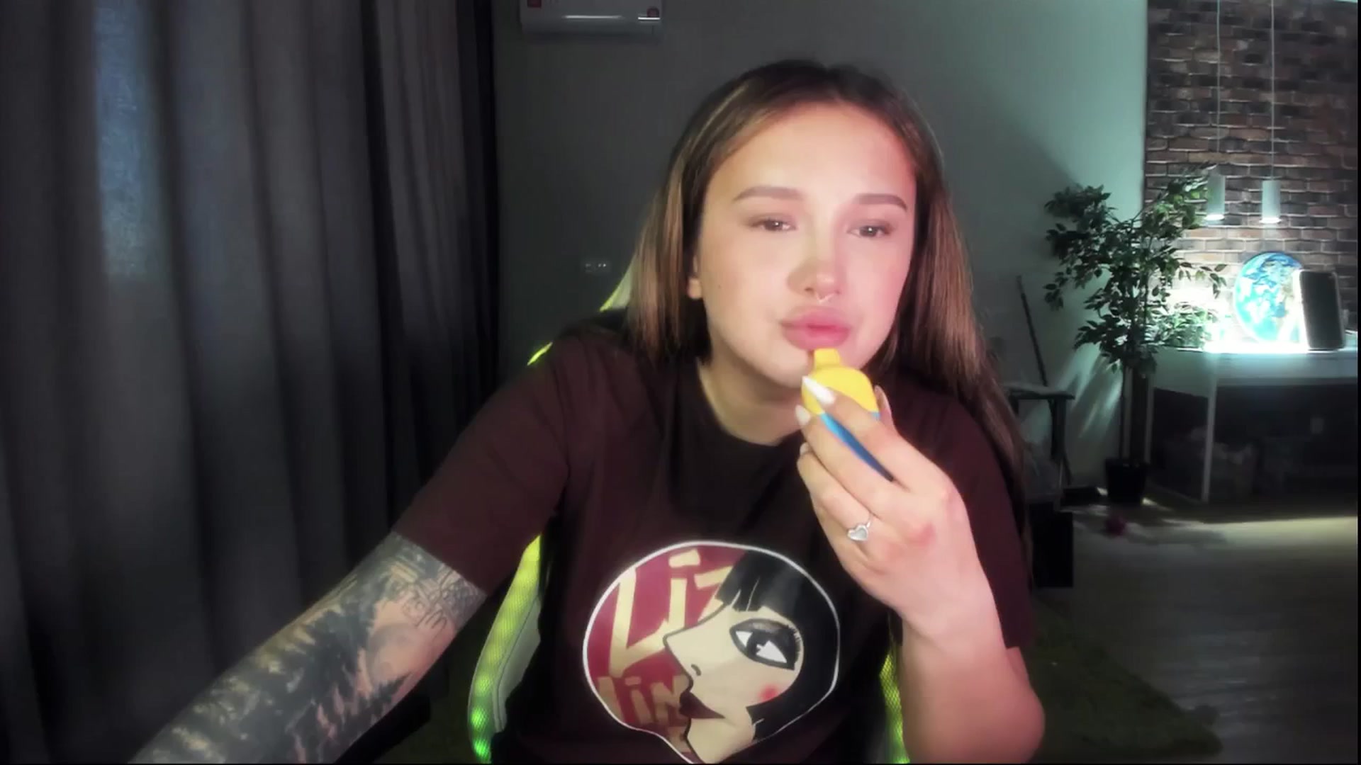 Gallery image thumbnail from Littlewetgirl's myfreecams stream on, 04/27/2024, 07:32 image 5 of 20